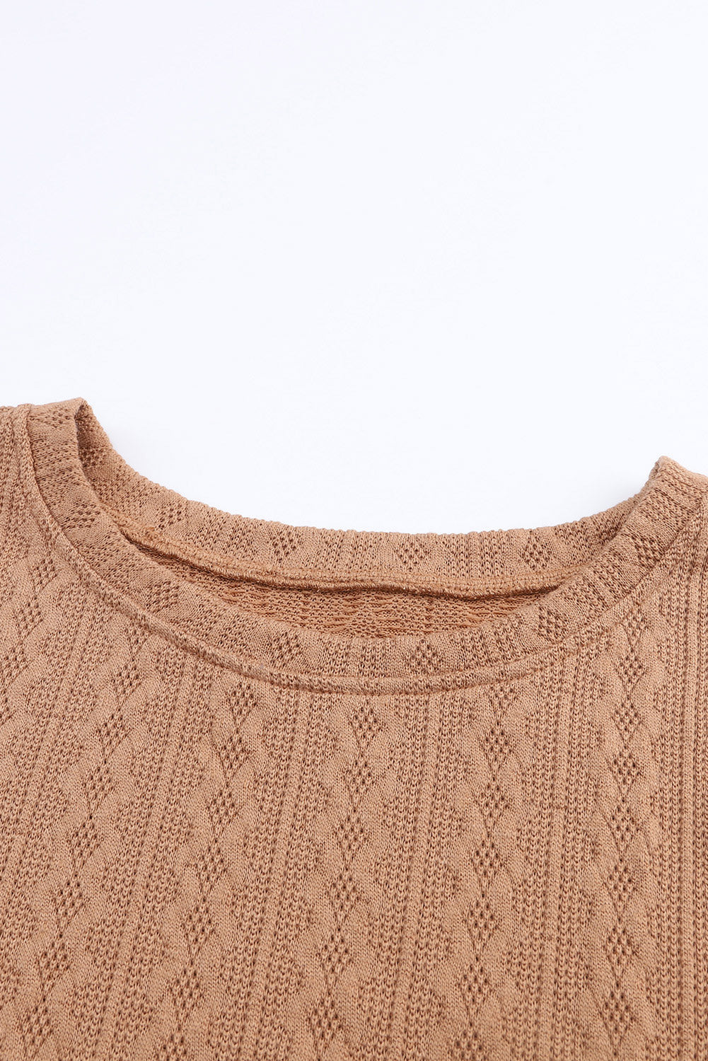 Khakifarbener Pullover mit dezentem Zopfmuster in Übergröße