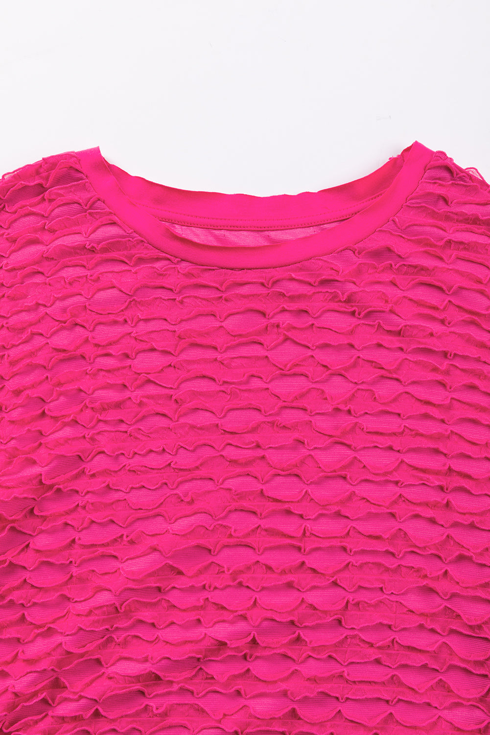 Ružičasto crvena opuštena majica s teksturom na spuštena ramena s okruglim izrezom