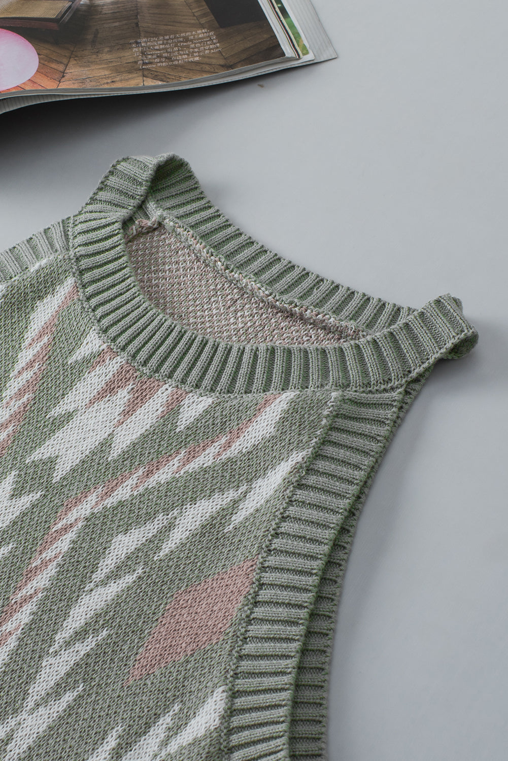 Canotta in maglione lavorato a maglia con motivo azteco tribale occidentale verde alloro