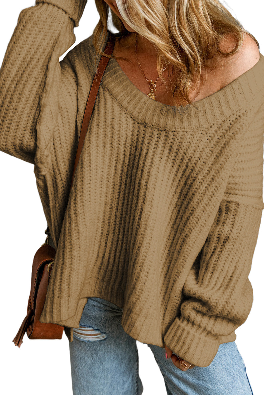Rebrasto pleten pulover z okroglim izrezom v barvi kaki