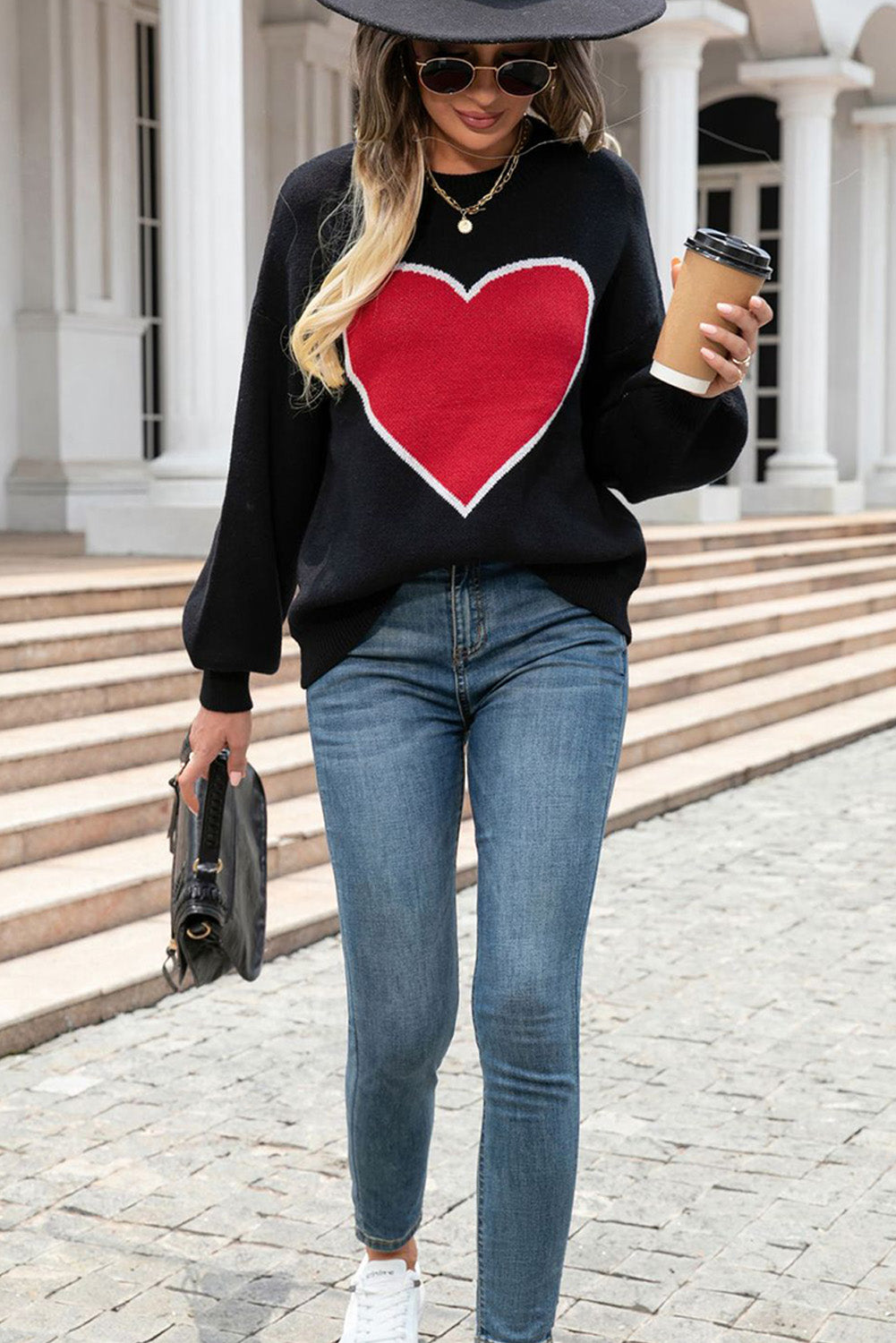 Črni valentinov pulover z motivom srca