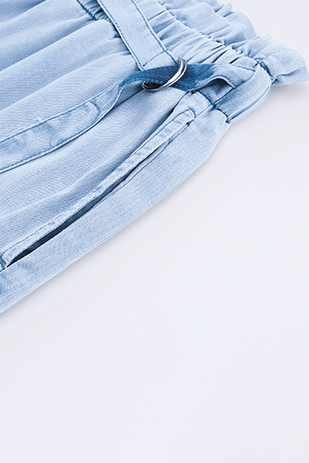 Jeans in tencel a gamba larga con tasche a vita alta azzurro cielo