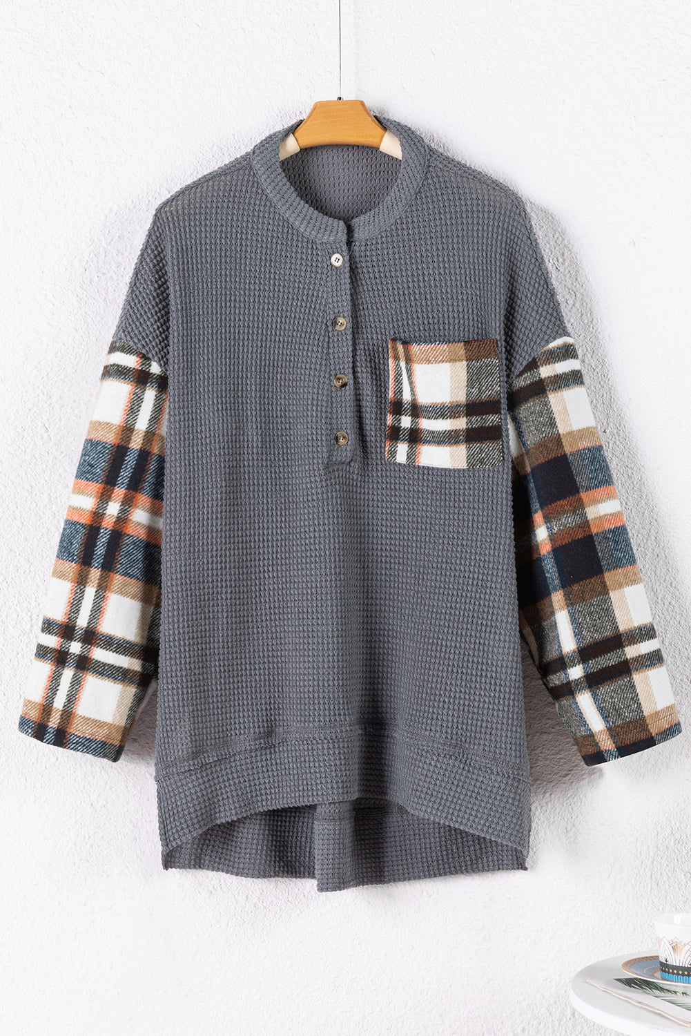 Haut Henley en tricot texturé à carreaux amples gris foncé