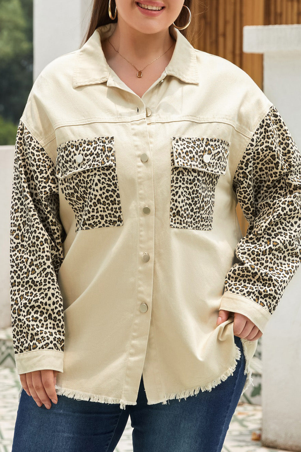 Jakna iz surovega džinsa z leopardjimi rokavi v velikosti Apricot