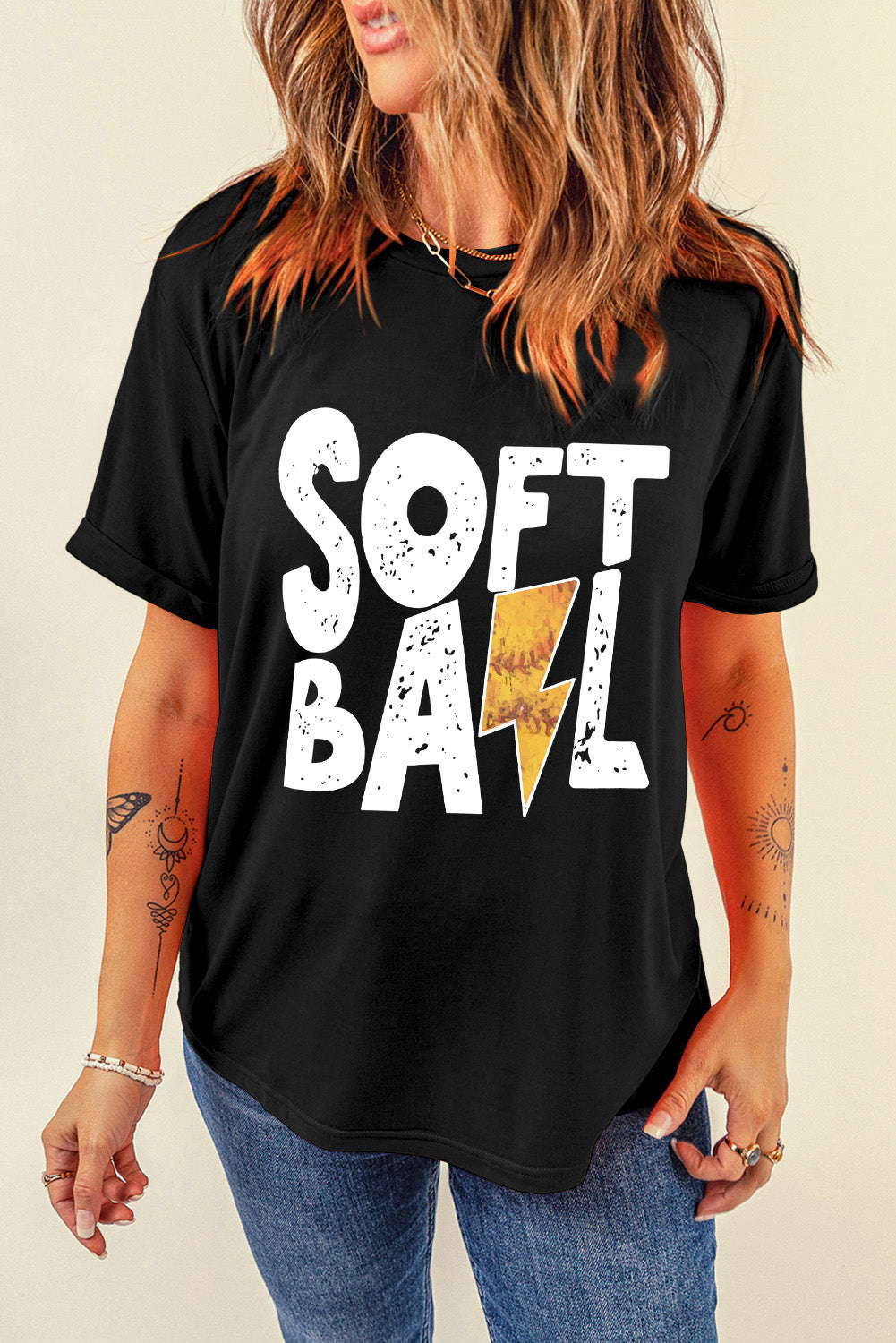 Schwarzes SOFT BALL T-Shirt mit schickem Buchstaben-Grafikmuster