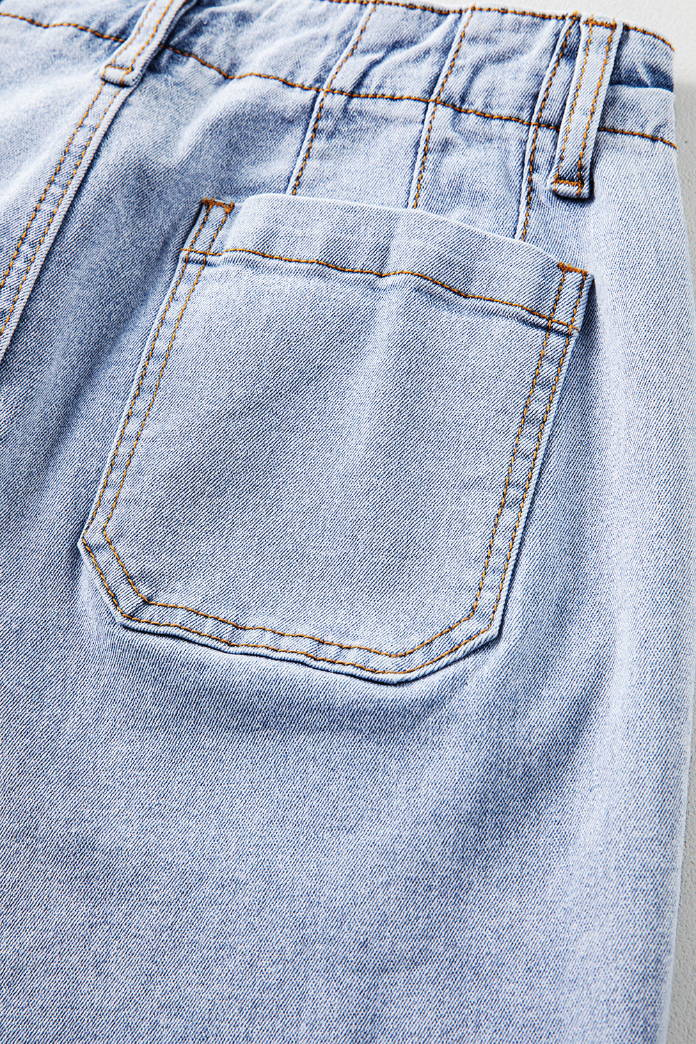 Kratke traperice Beau Blue Acid Wash s kontrastnim rubom i džepovima