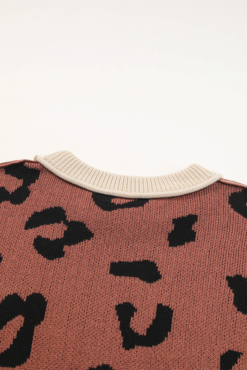 Maglione pullover colorblock con stampa leopardata caffè