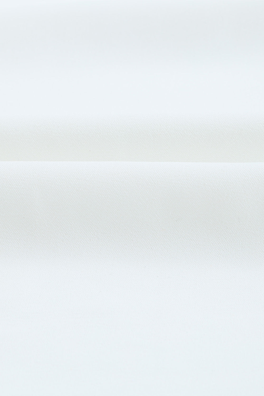 Weißes, schulterfreies Oberteil mit elastischem Ausschnitt