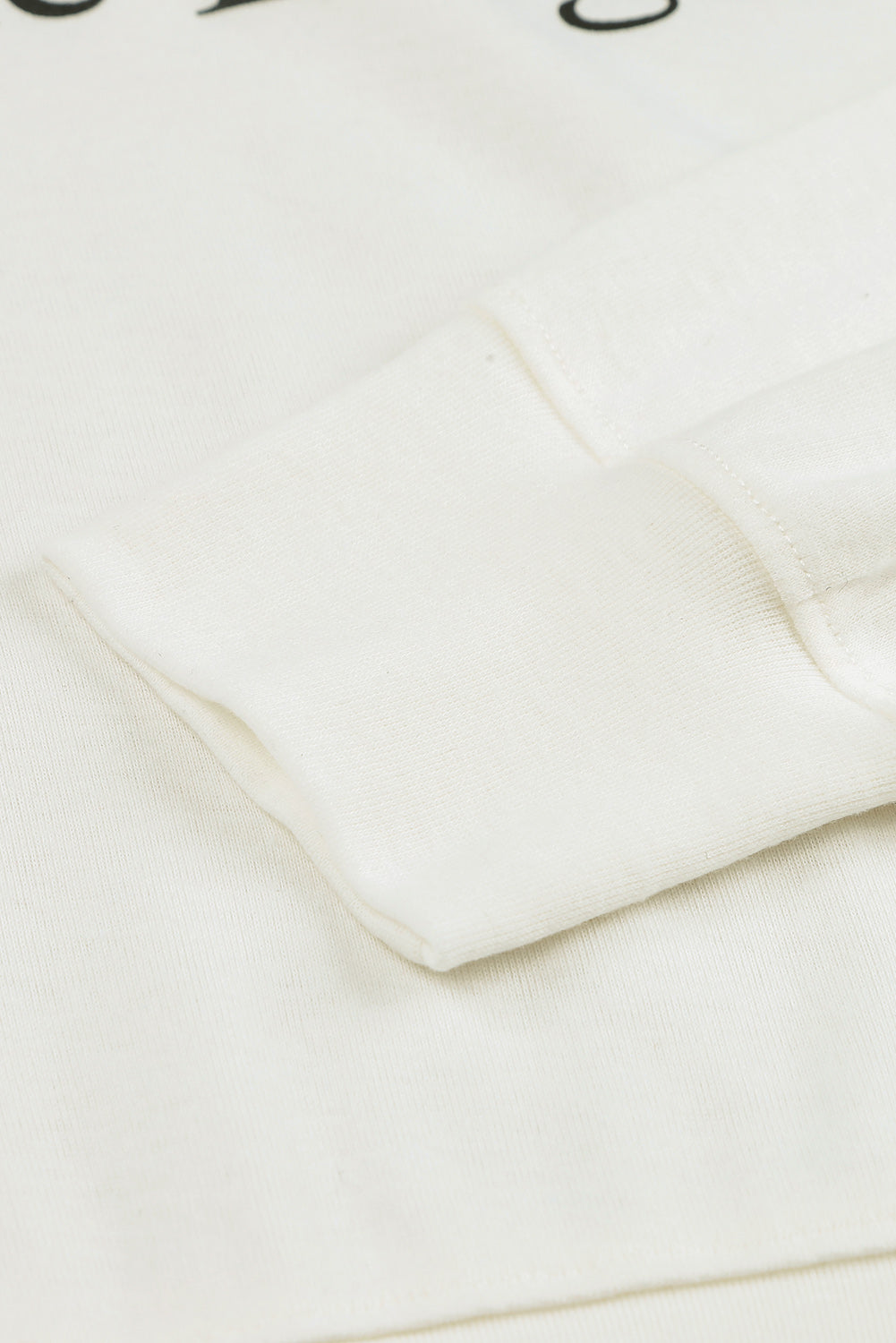 Weißes Lounge-Set aus langärmeligem Pullover mit Buchstaben und Animal-Shorts