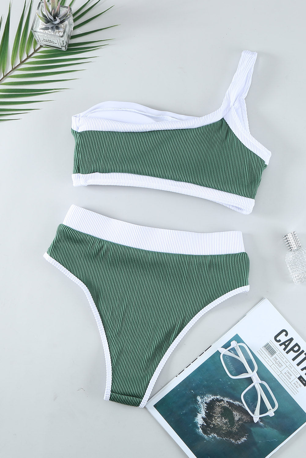 Grünes One-Shoulder-Patchwork-Bikini-Set mit hoher Taille