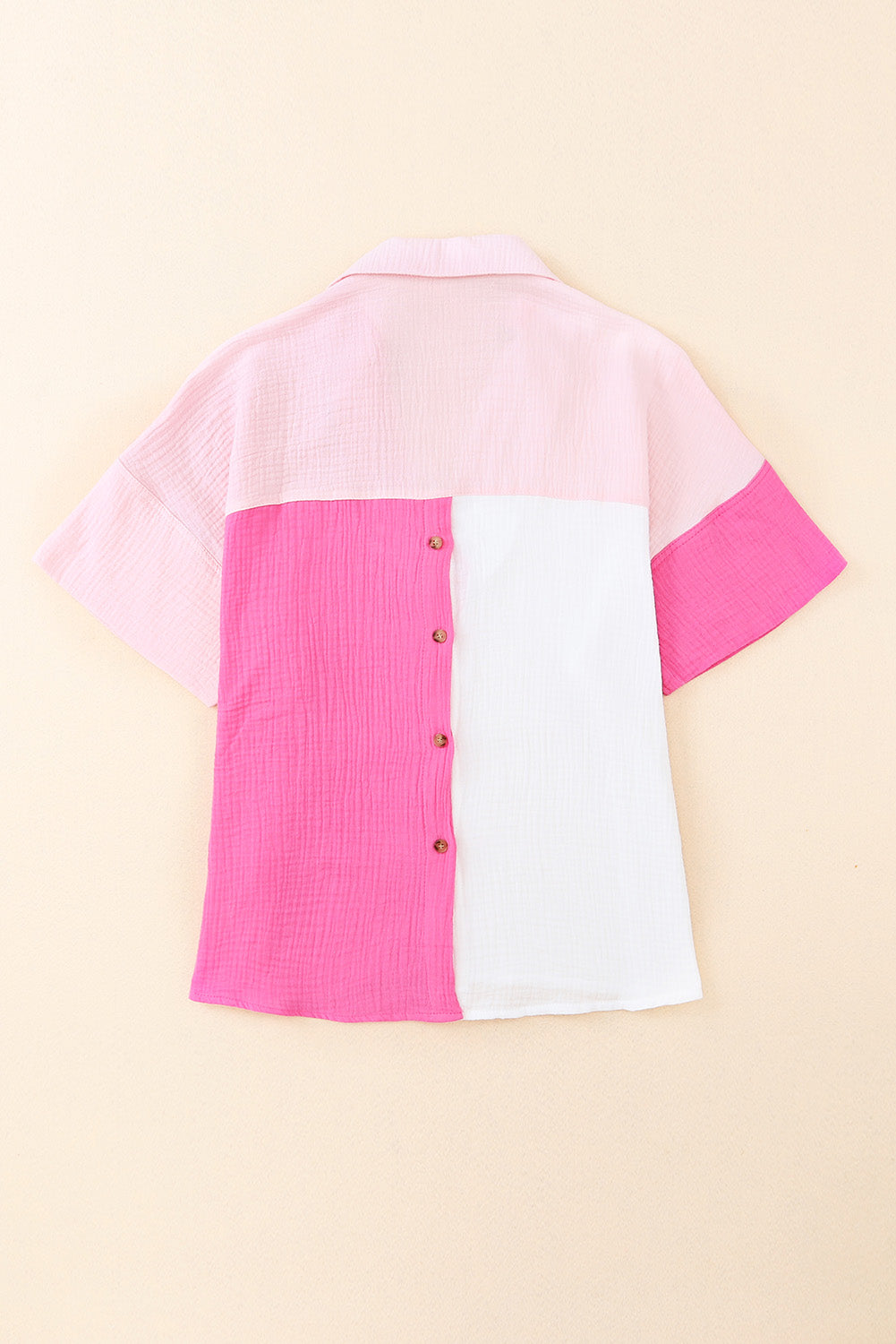 Polo majica u boji s ružičastim ovratnikom