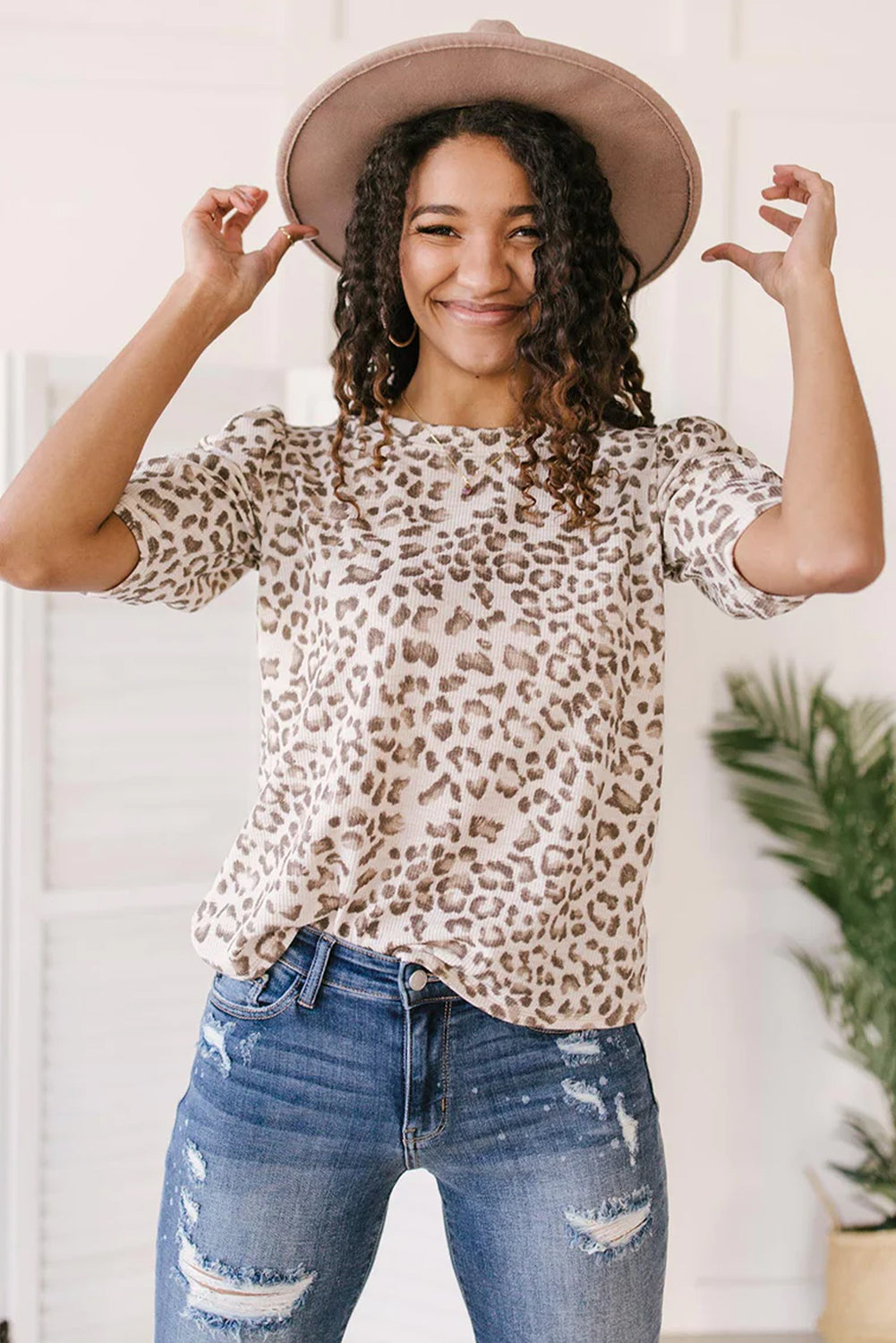 Majica s kratkimi rokavi z večbarvno teksturo in leopardjim vzorcem