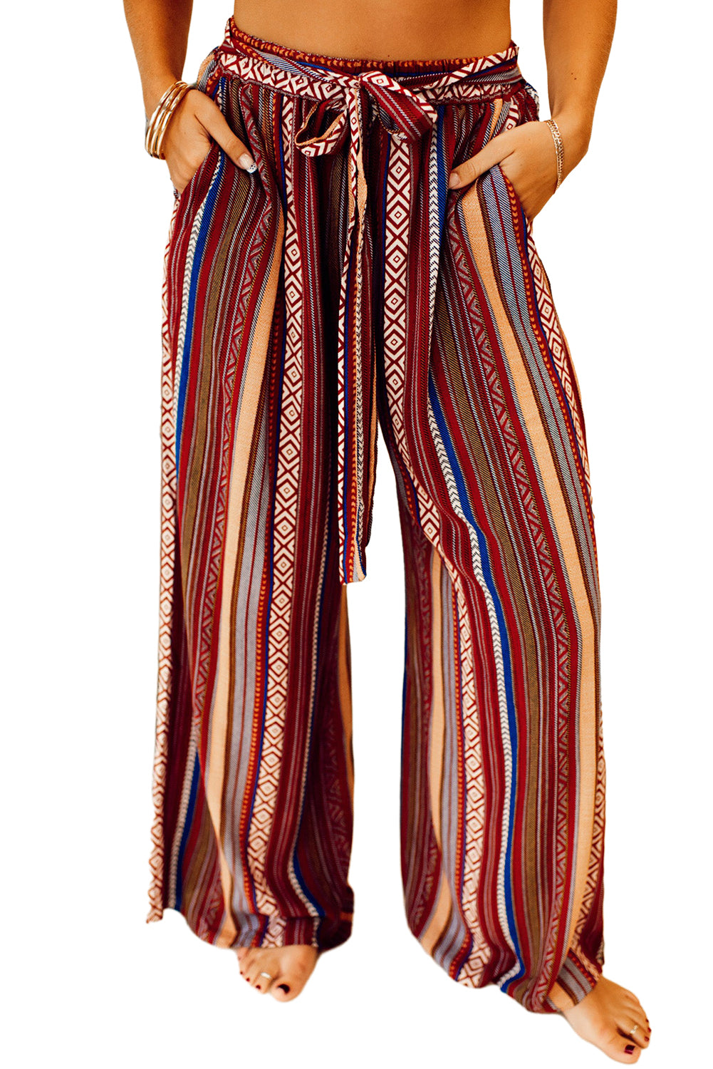 Rdeče široke hlače z etničnim črtastim vzorcem v boho stilu