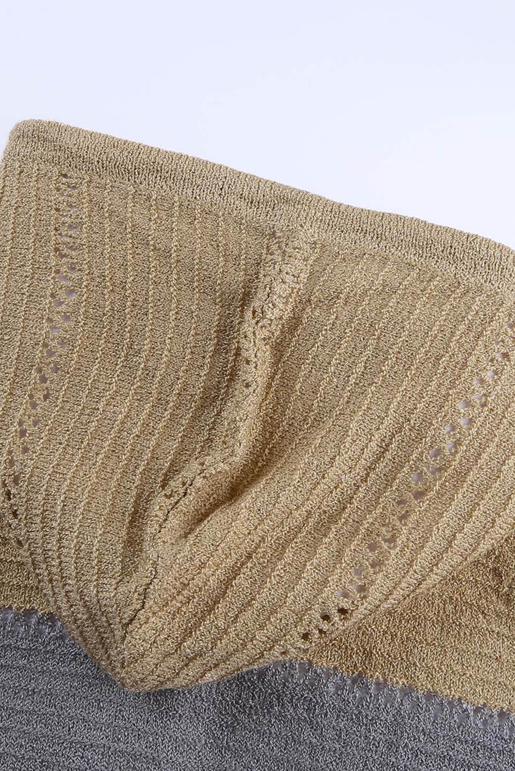 Smeđa izdubljena pletena majica s kapuljačom s patentnim zatvaračem s prednje strane