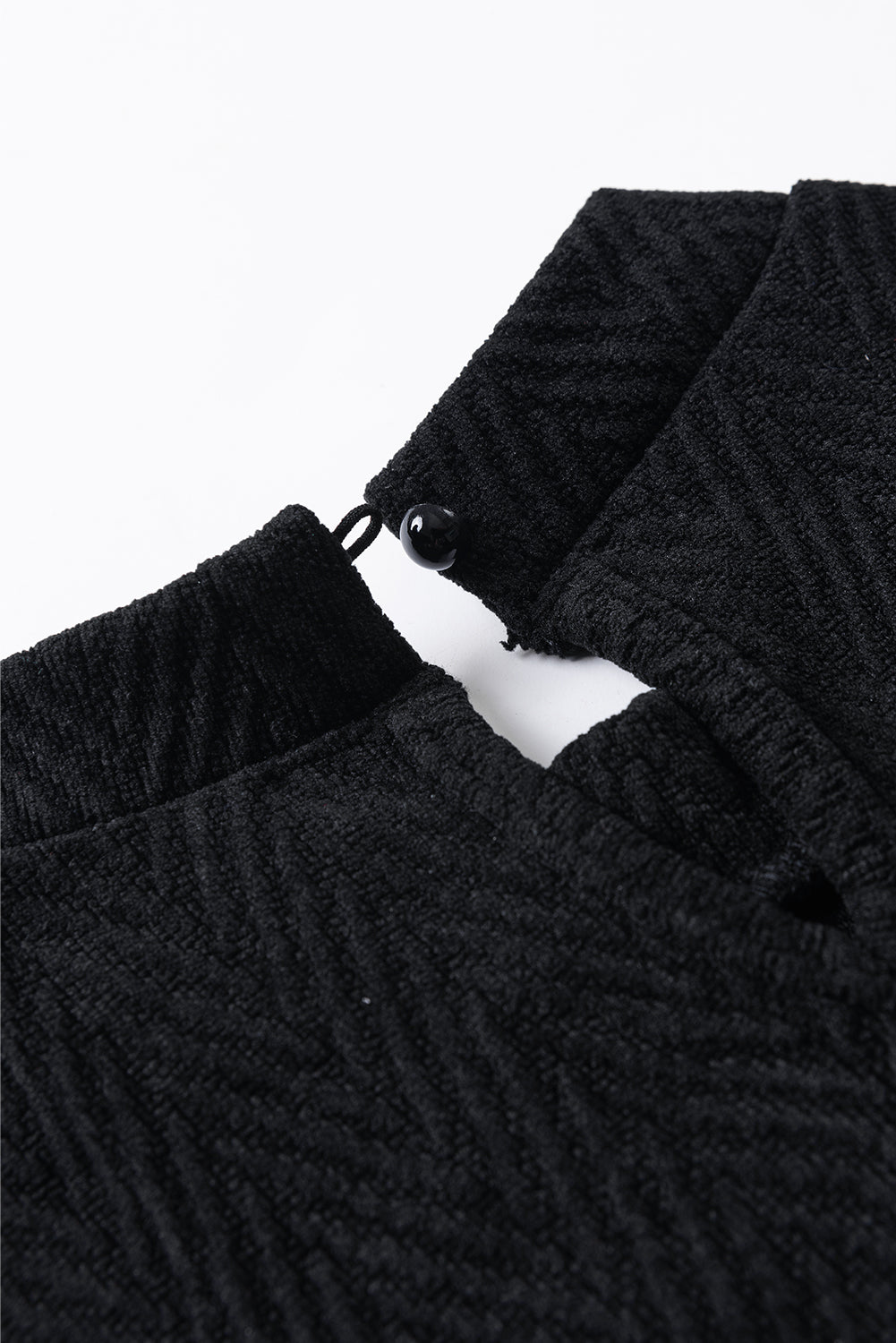 Črna enobarvna bluza z napihnjenimi rokavi in ​​lažnim ovratnikom