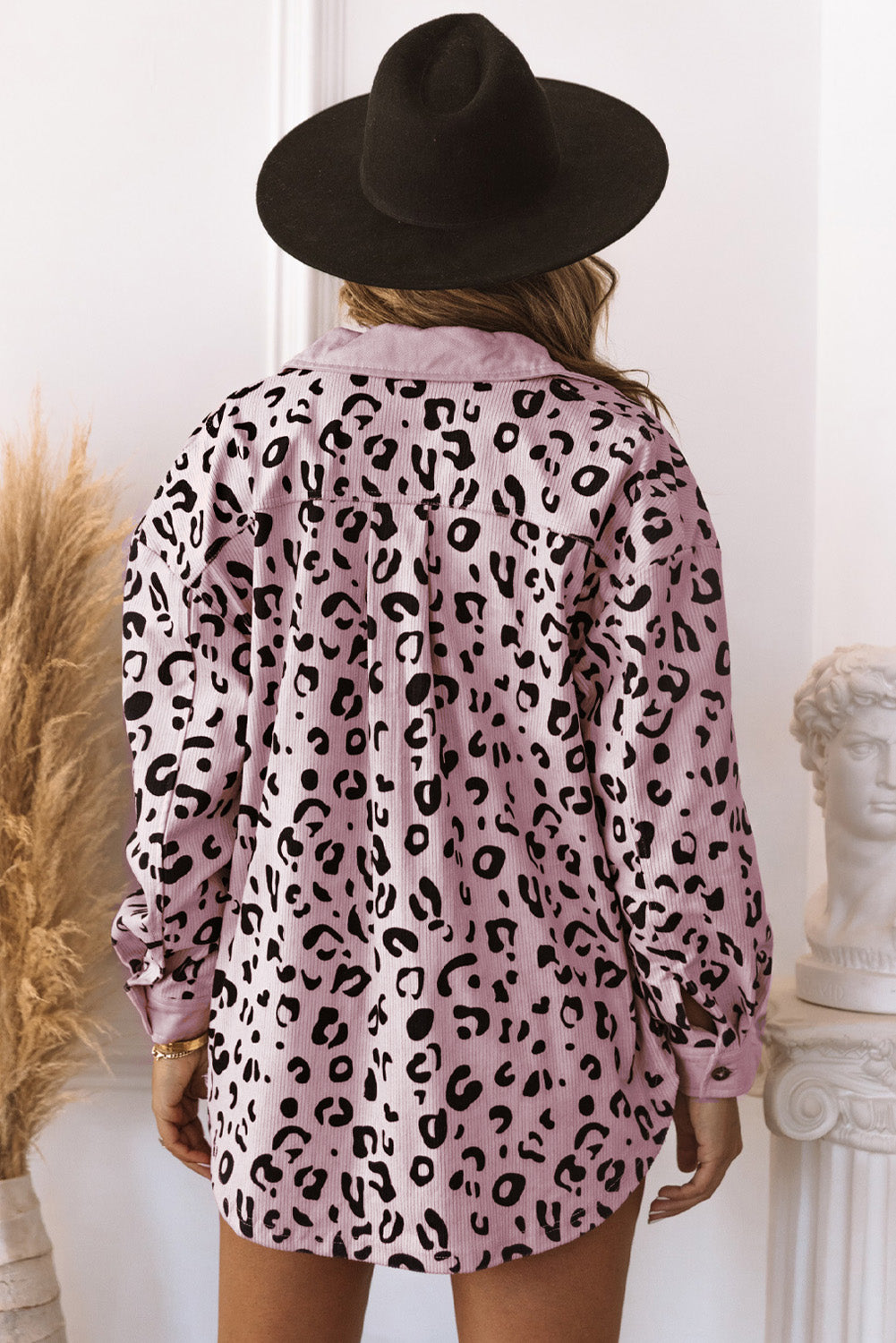 Leopard jakna od samta s ovratnikom i preklopnim džepovima boje marelice