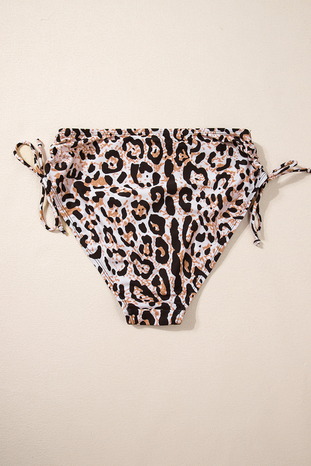 Schwarzer, gekreuzter Bikini-Badeanzug mit Leopardenmuster und Schnürung hinten