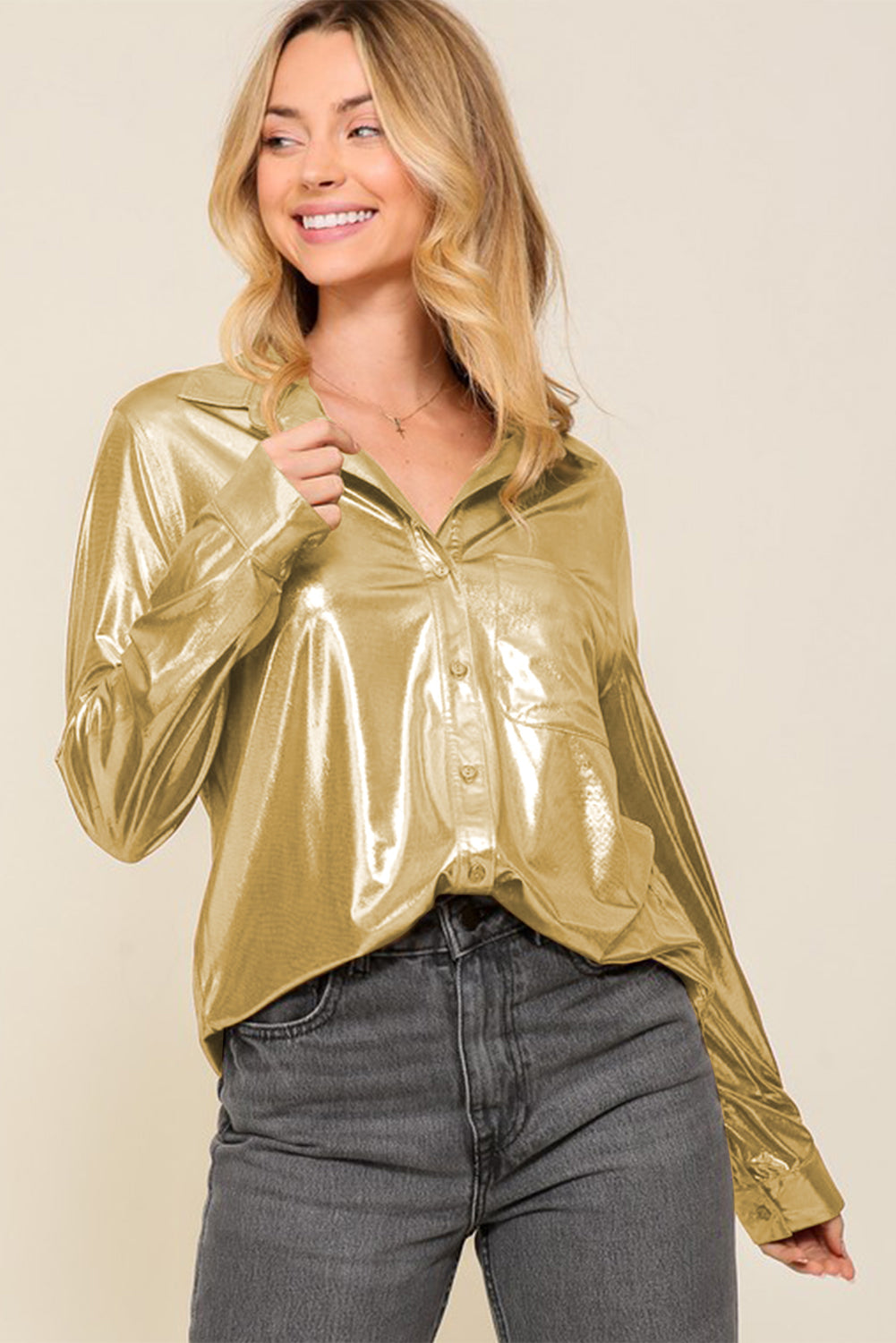 Chemise à poche poitrine dorée métallisée
