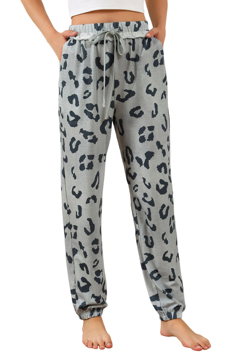 Sive jogger hlače visokog struka s uzorkom leoparda