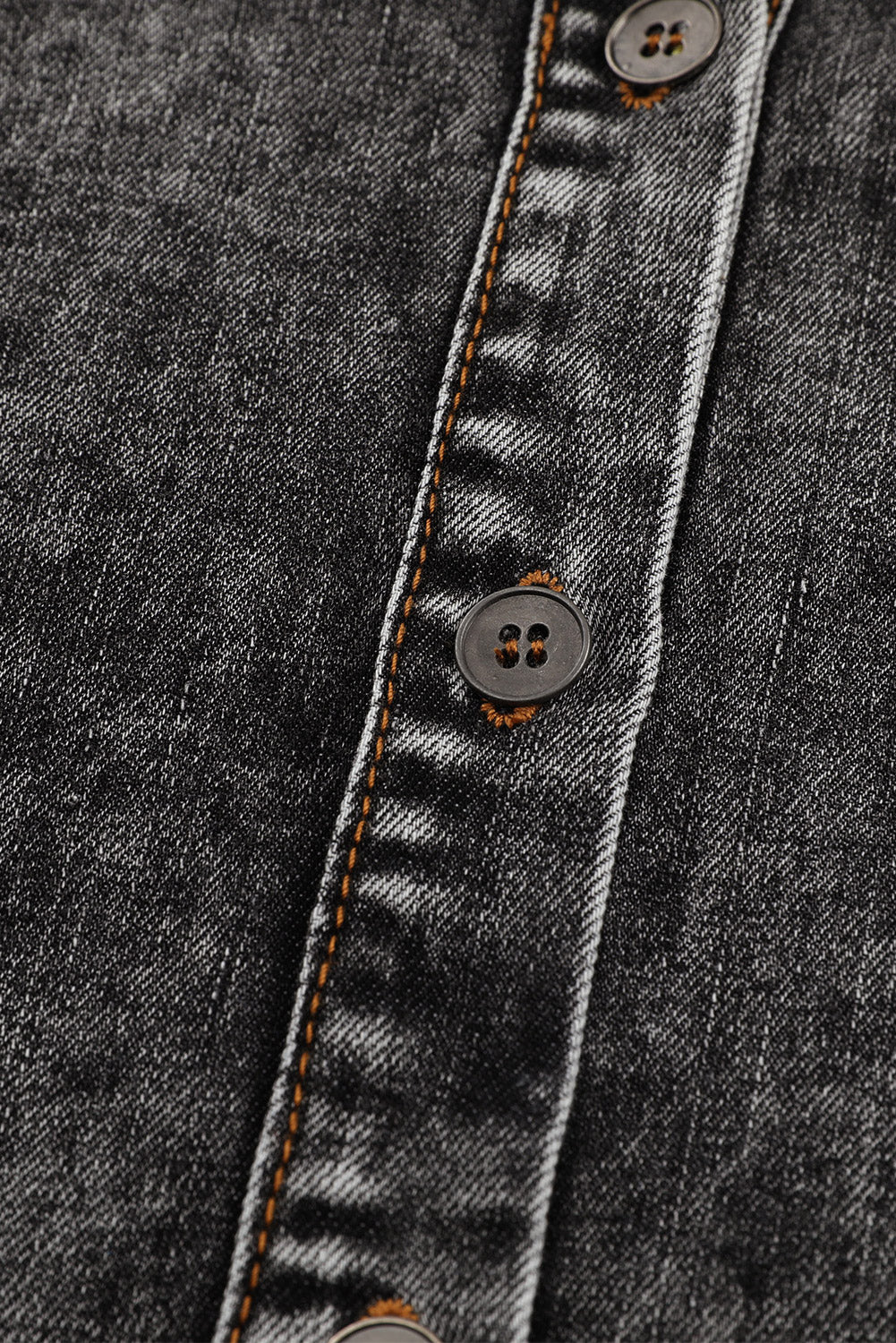 Veste en jean boutonnée noire à manches bouffantes