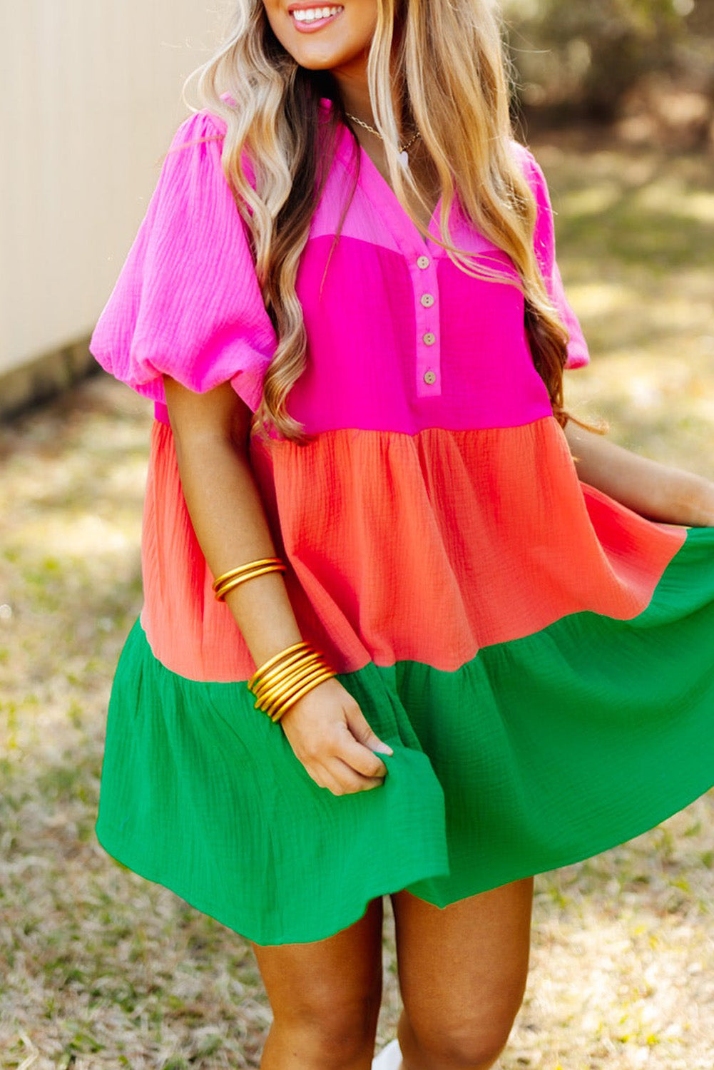 Robe multicolore à manches bouffantes et blocs de couleurs