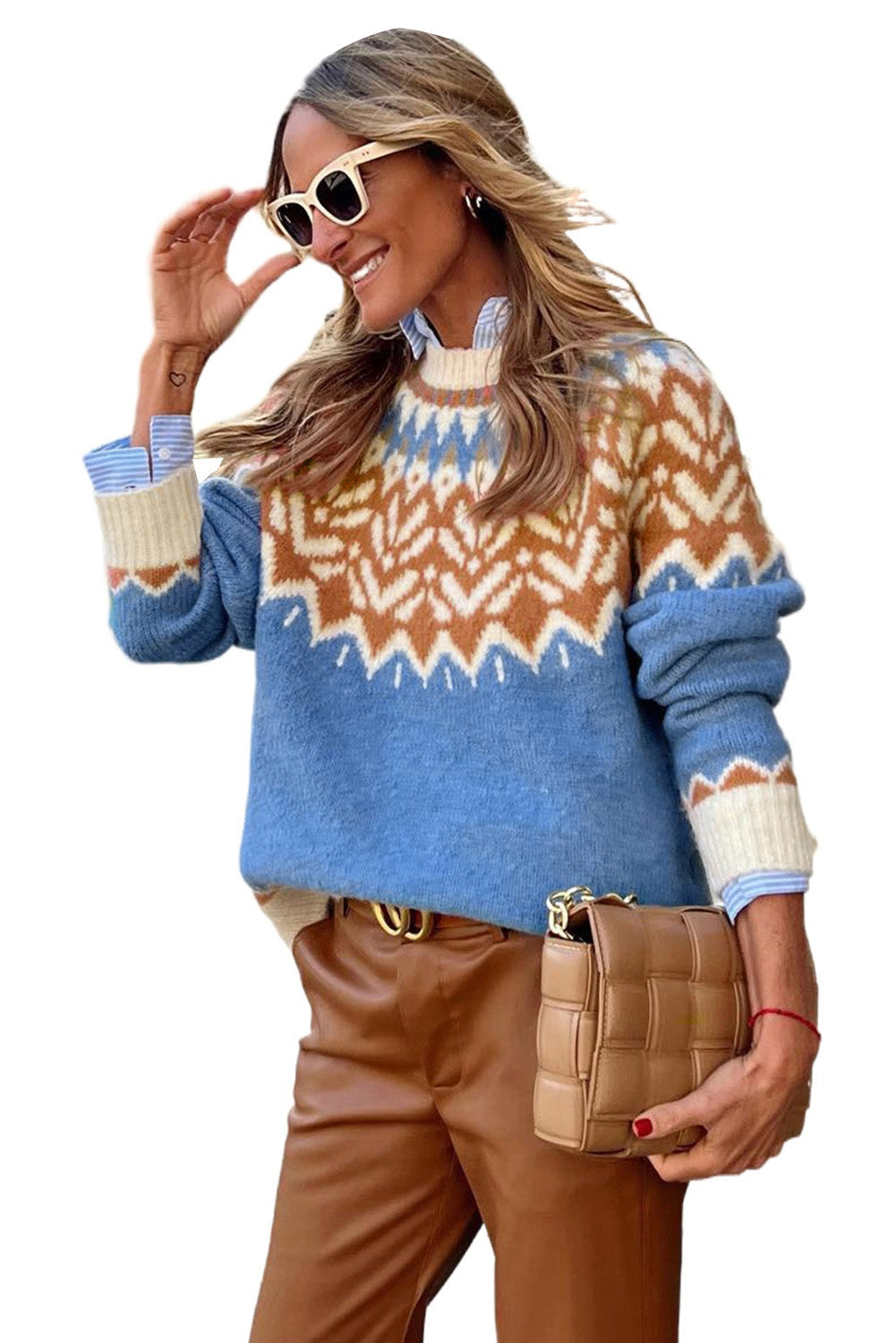 Moder rebrasti pulover z geometrijskim vzorcem