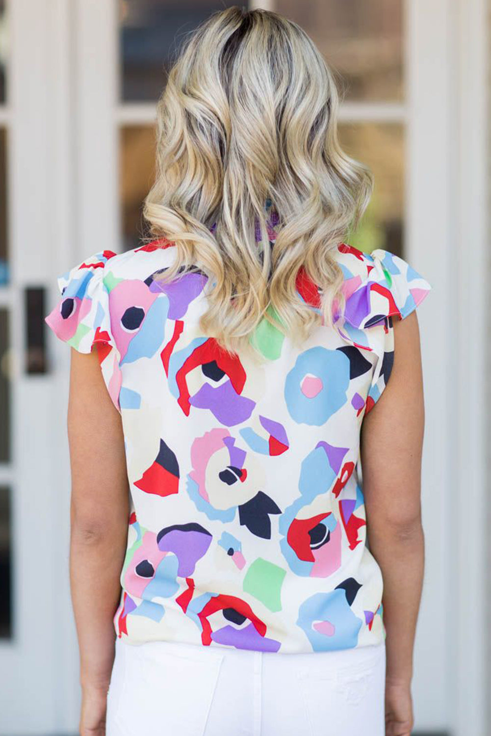 Mehrfarbige gesmokte Bluse mit abstraktem Print und Rüschenärmeln