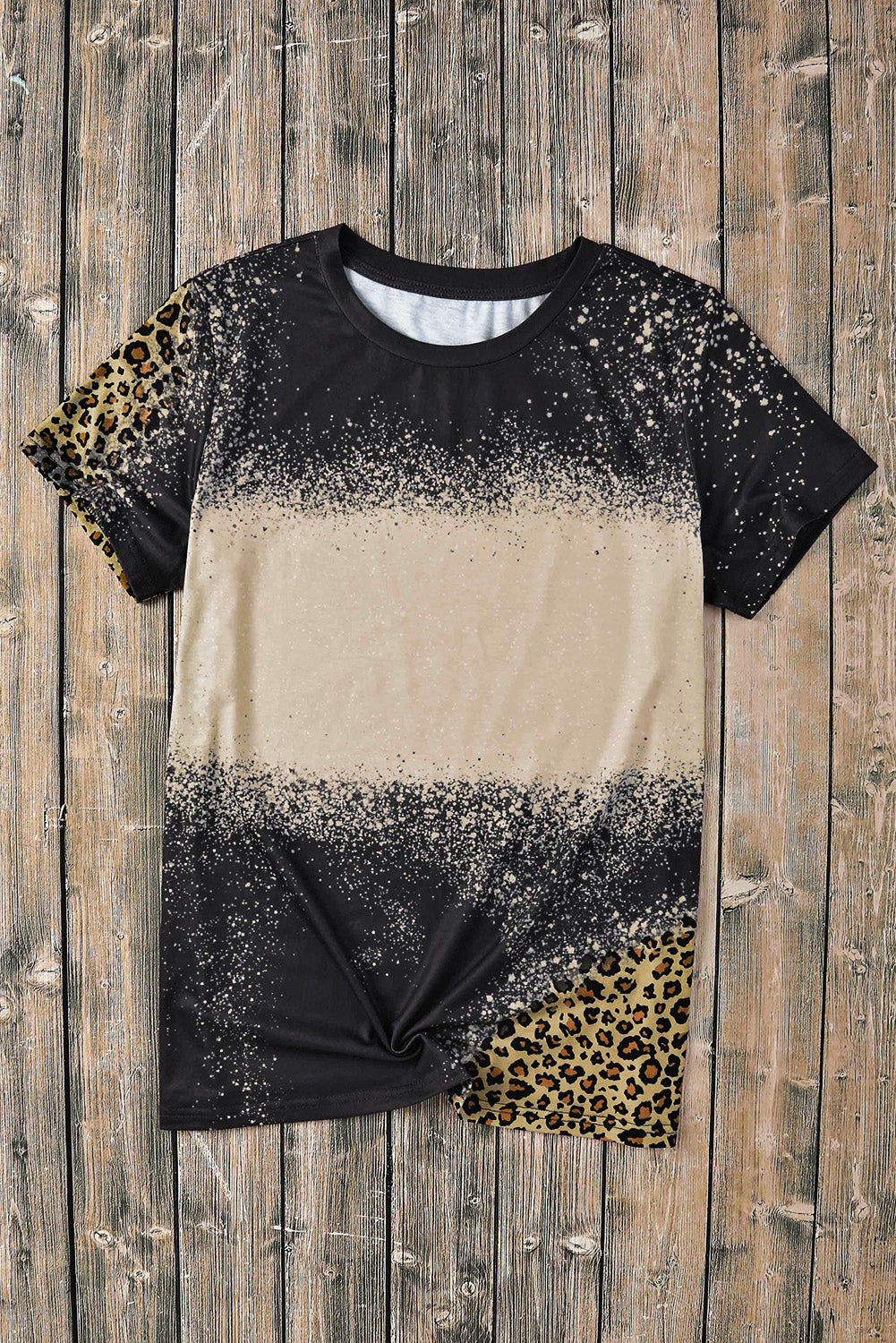Graues, gebleichtes, unbedrucktes T-Shirt mit Leoparden-Tie-Dye-Print