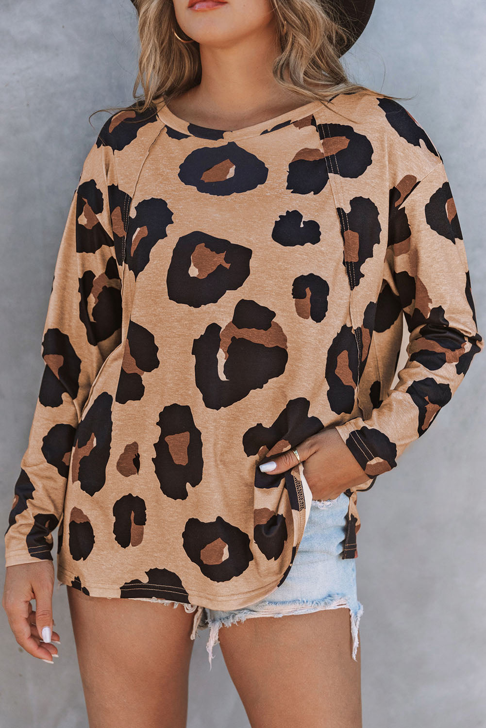Siva ohlapna majica z dolgimi rokavi z leopardjim vzorcem