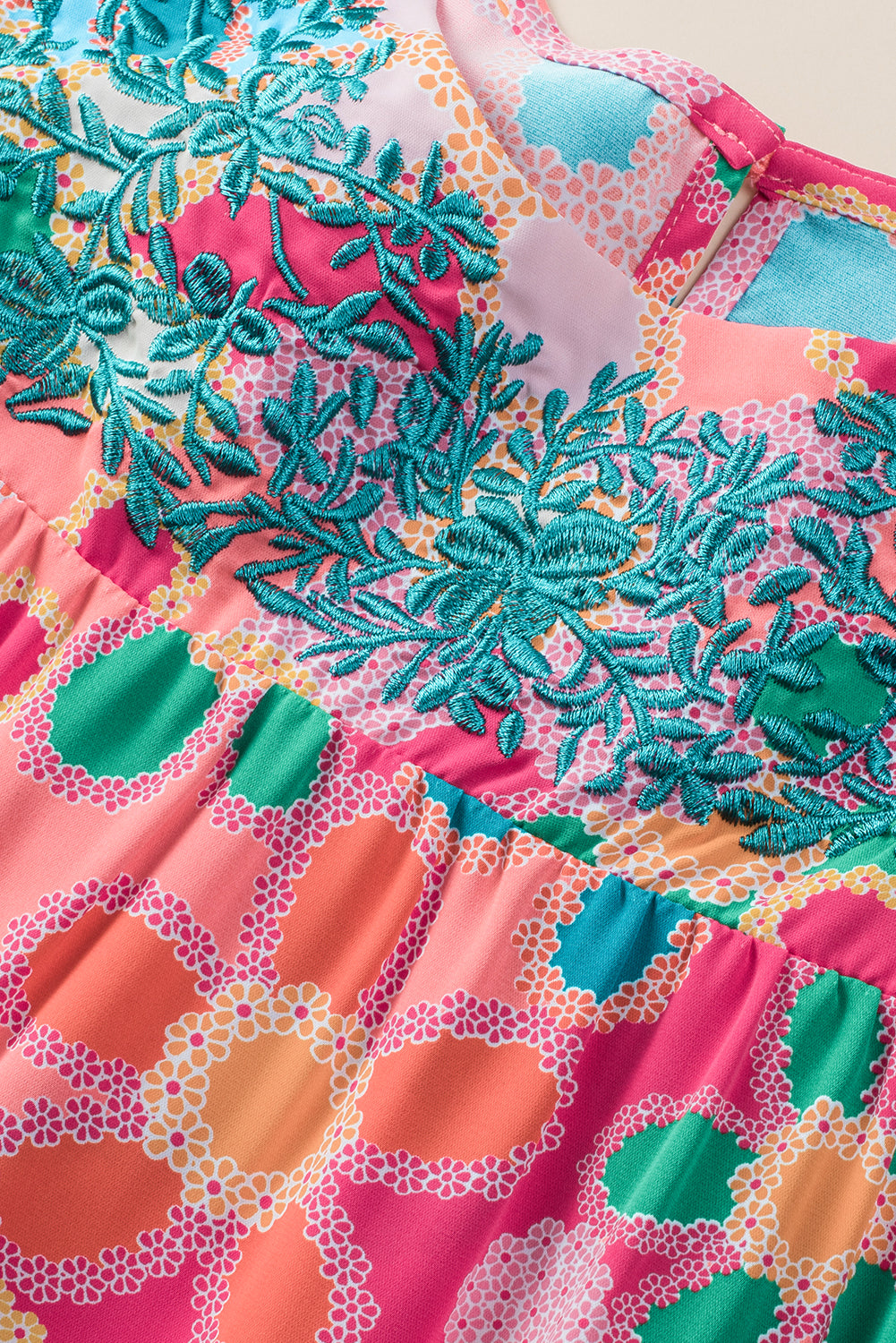 Robe nuisette florale multicolore à manches courtes et volants