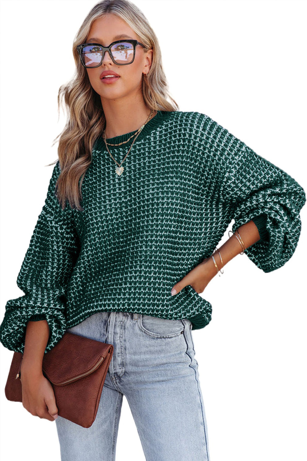Zeleni vrijeskasti pleteni pulover s puf rukavima na spuštena ramena