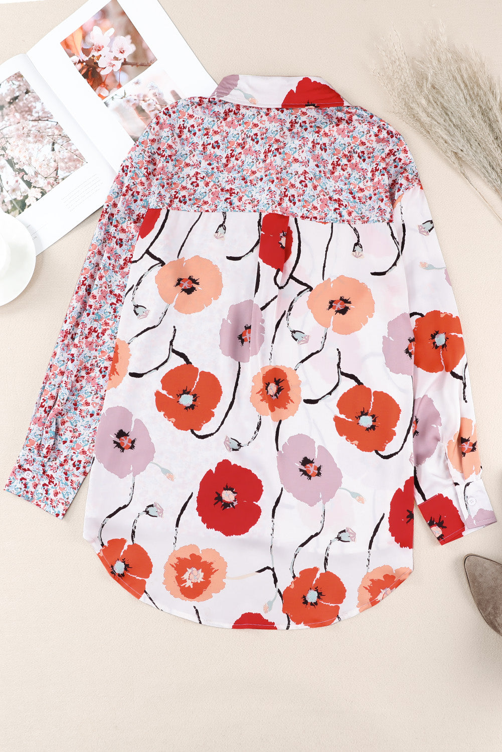 Camicia abbottonata patchwork floreale rosso fuoco con tasca