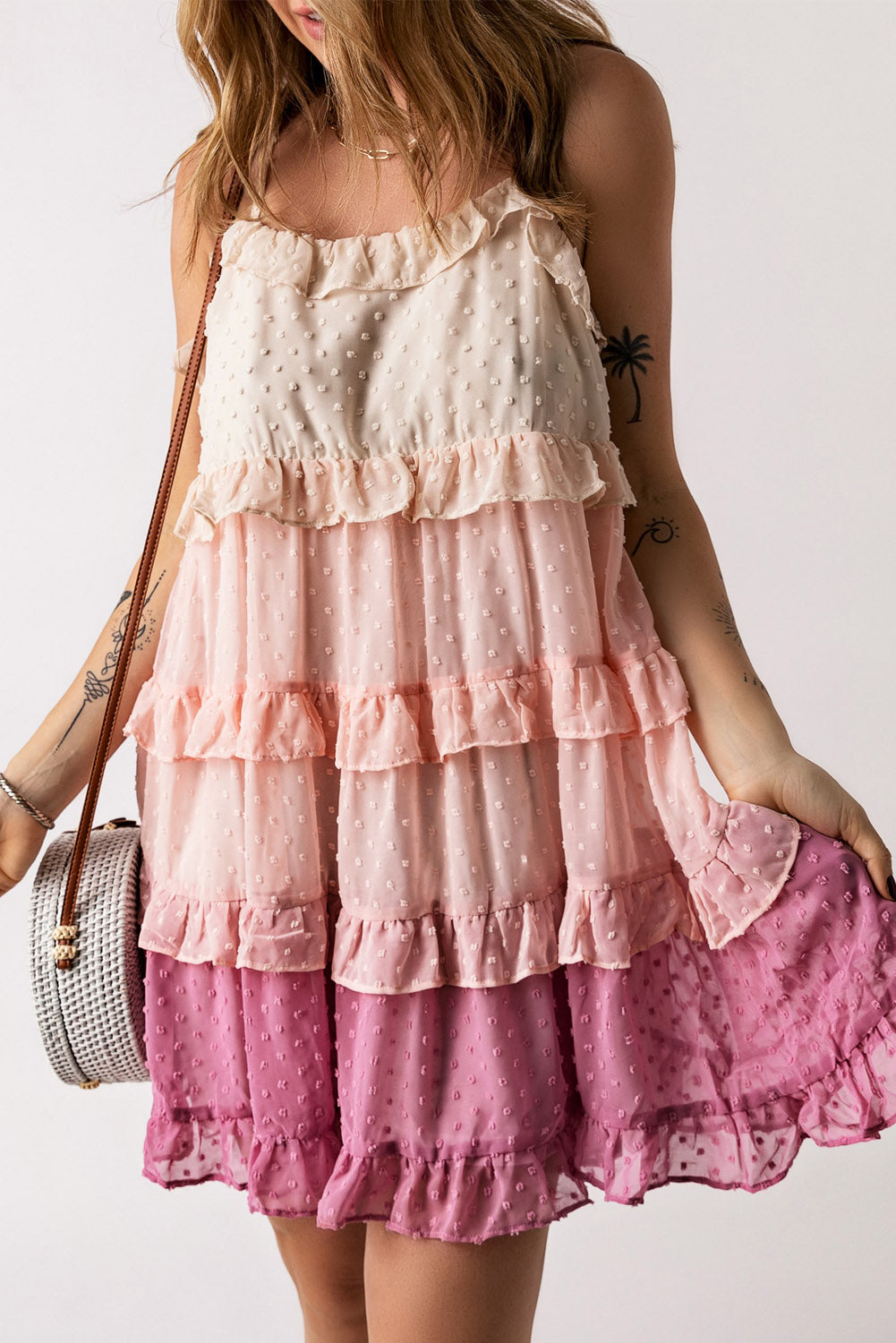 Rožnata ombre švicarska pikčasta mini obleka z naborki