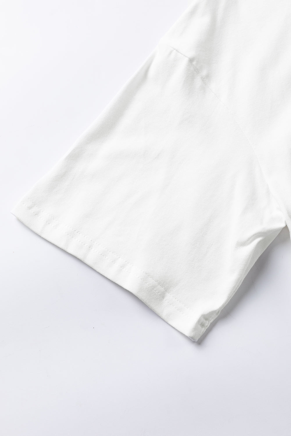 T-shirt girocollo bianca GOOD VIBES ricamata in ciniglia