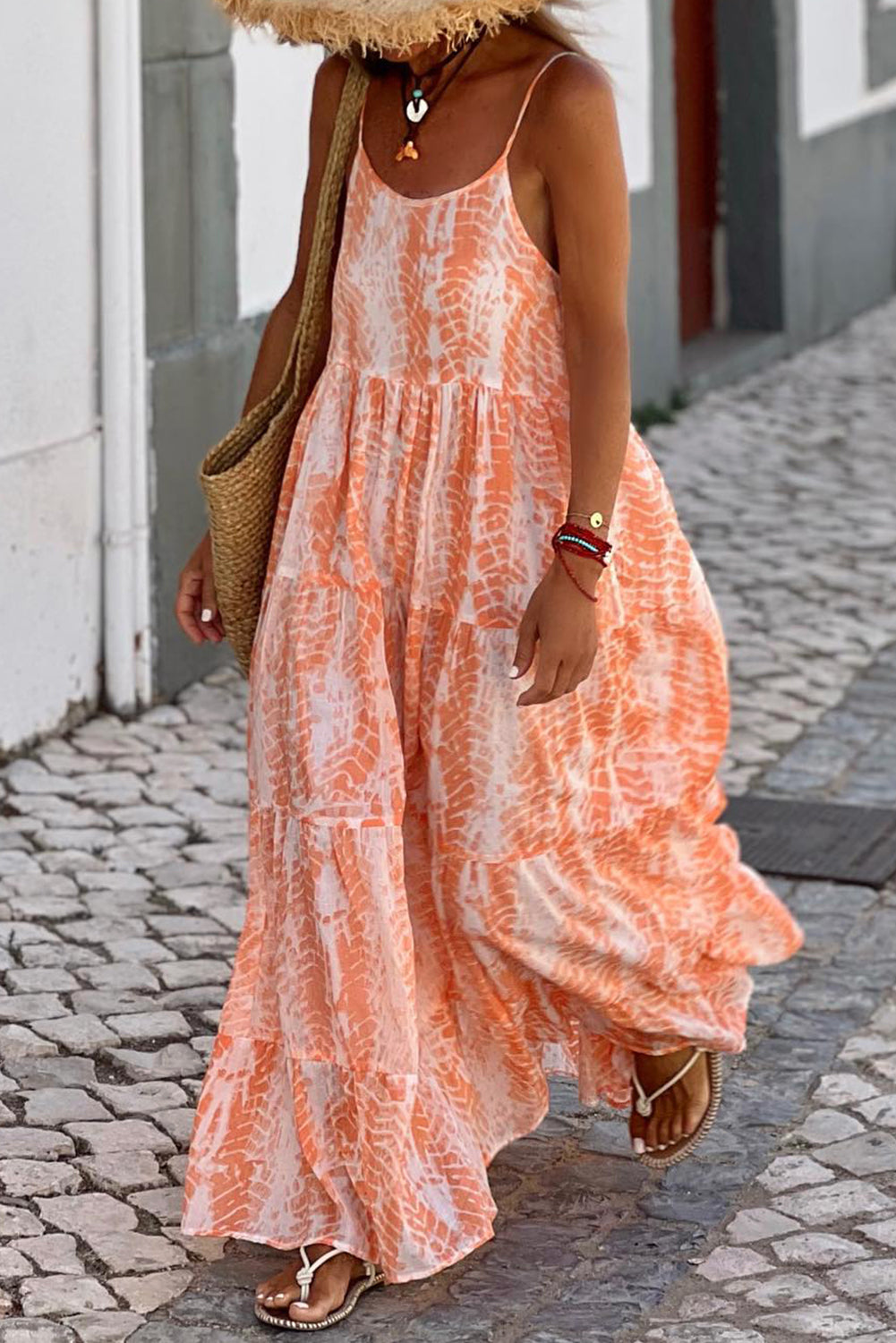 Narančasta višestruka haljina s apstraktnim printom na bretele bez leđa