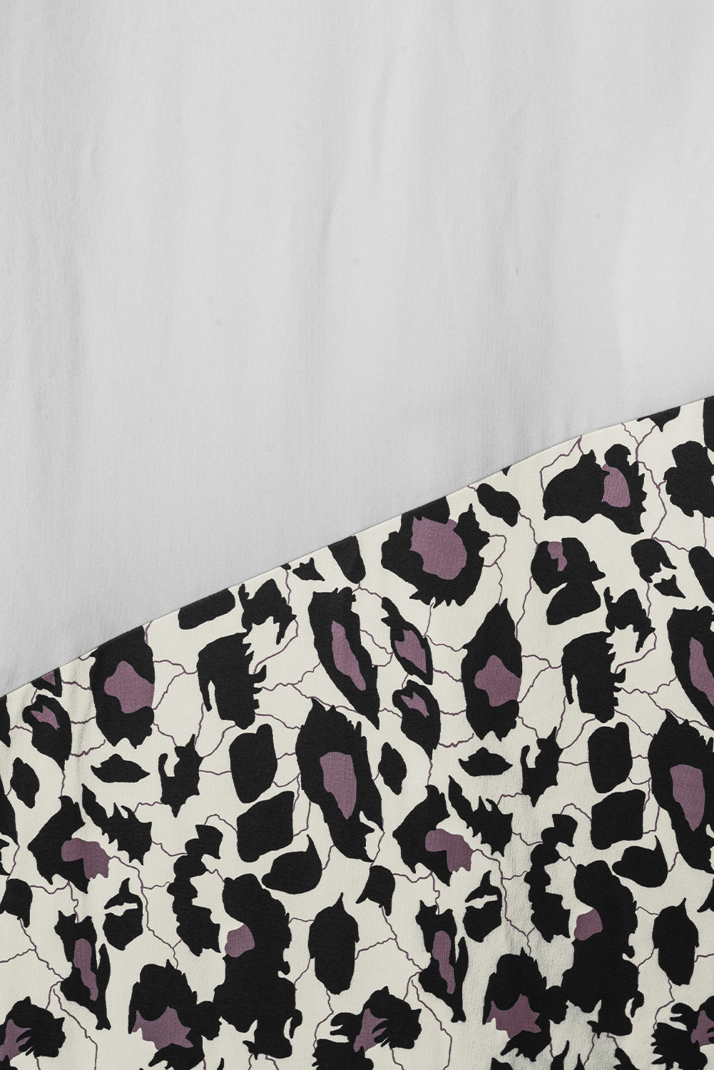 Abito maxi maglietta con spacco laterale color block leopardato nero