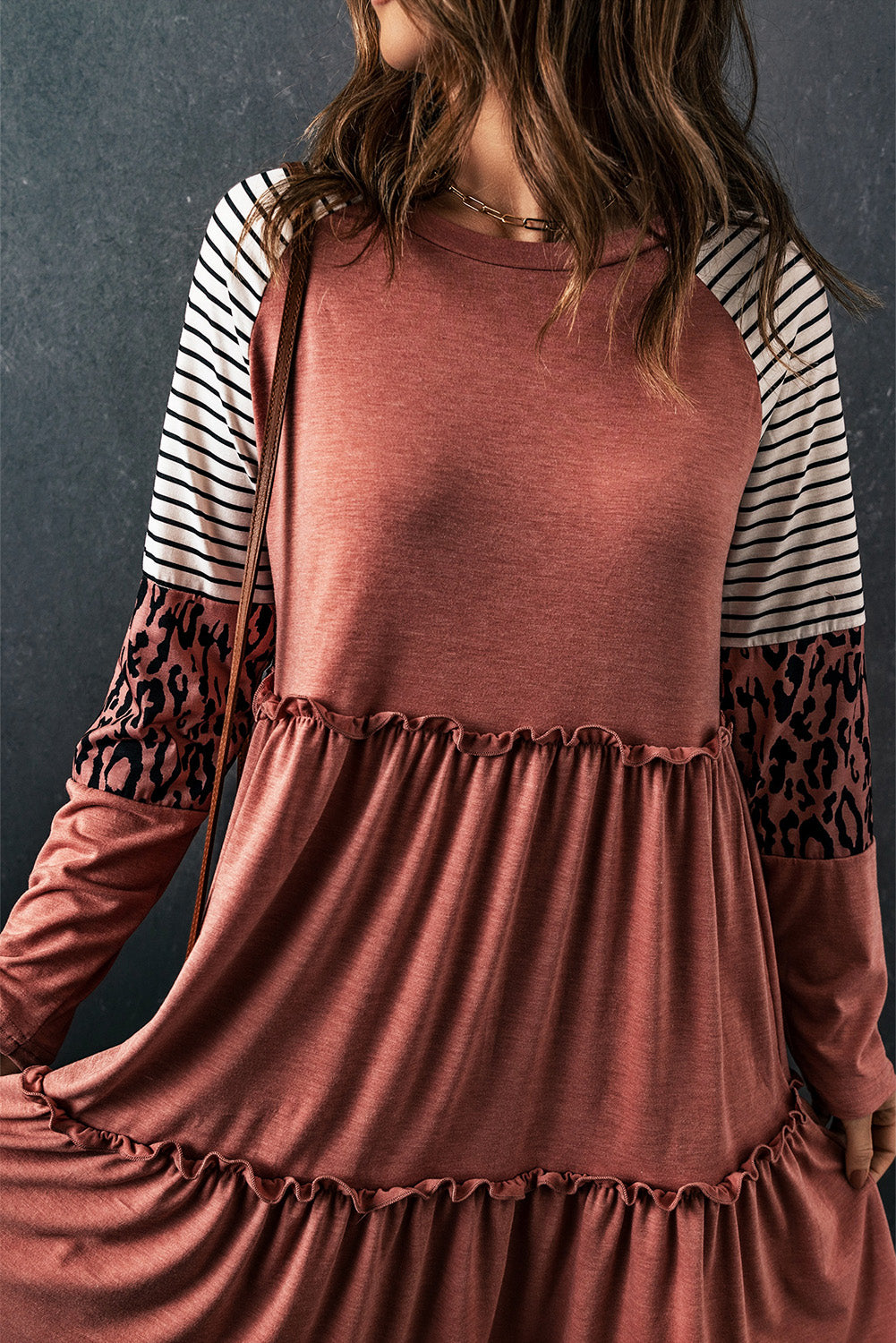 Ružičasta prugasta leopard patchwork mini haljina dugih rukava