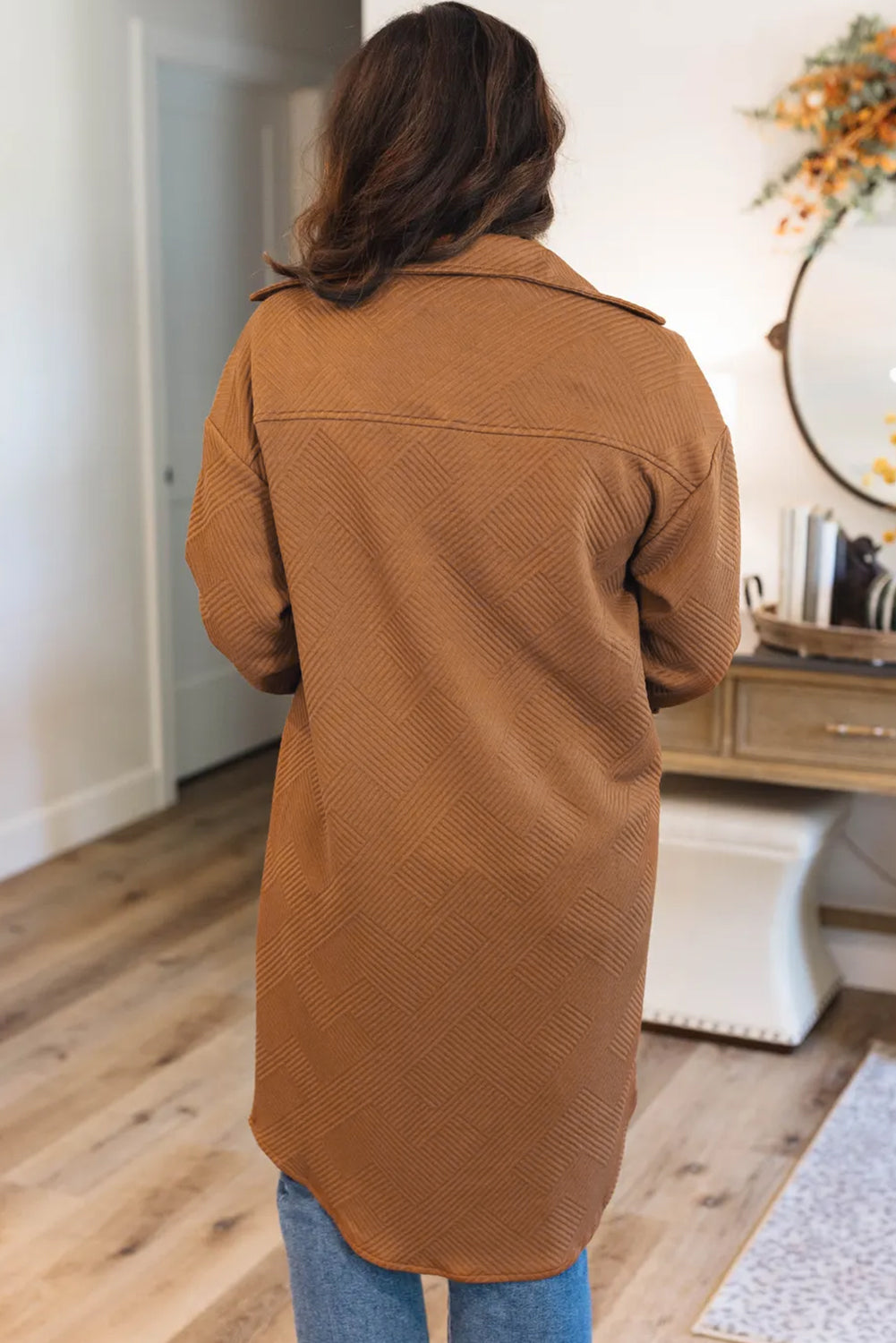 Midi jakna s jednobojnim teksturiranim džepovima u boji kestena