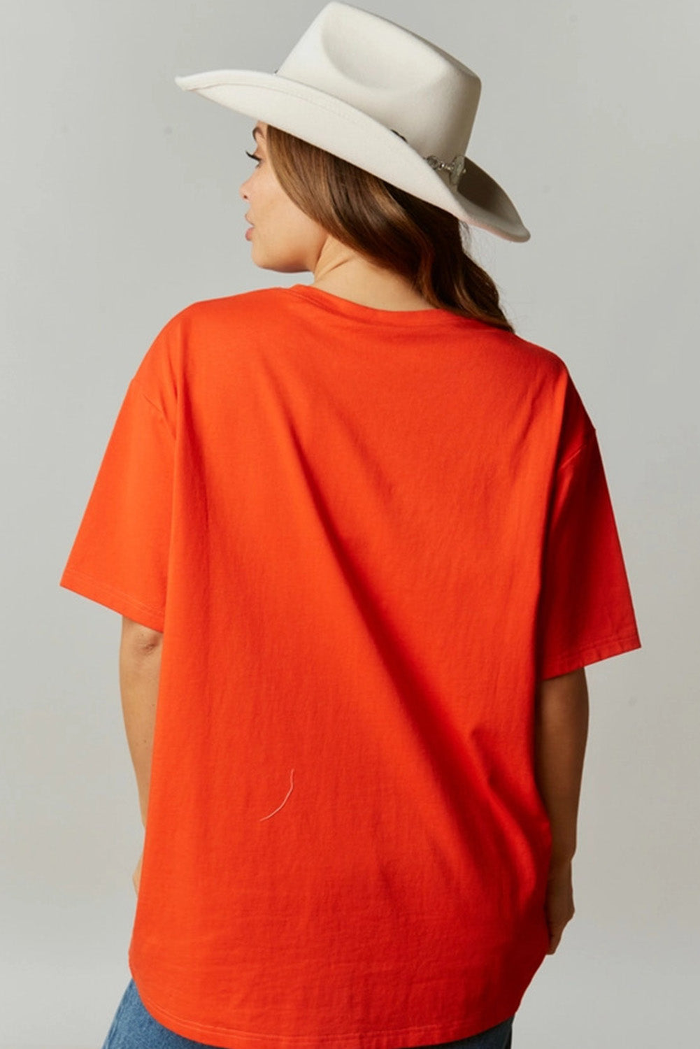 T-shirt oversize con scritta MAMA con frange arancioni e perline