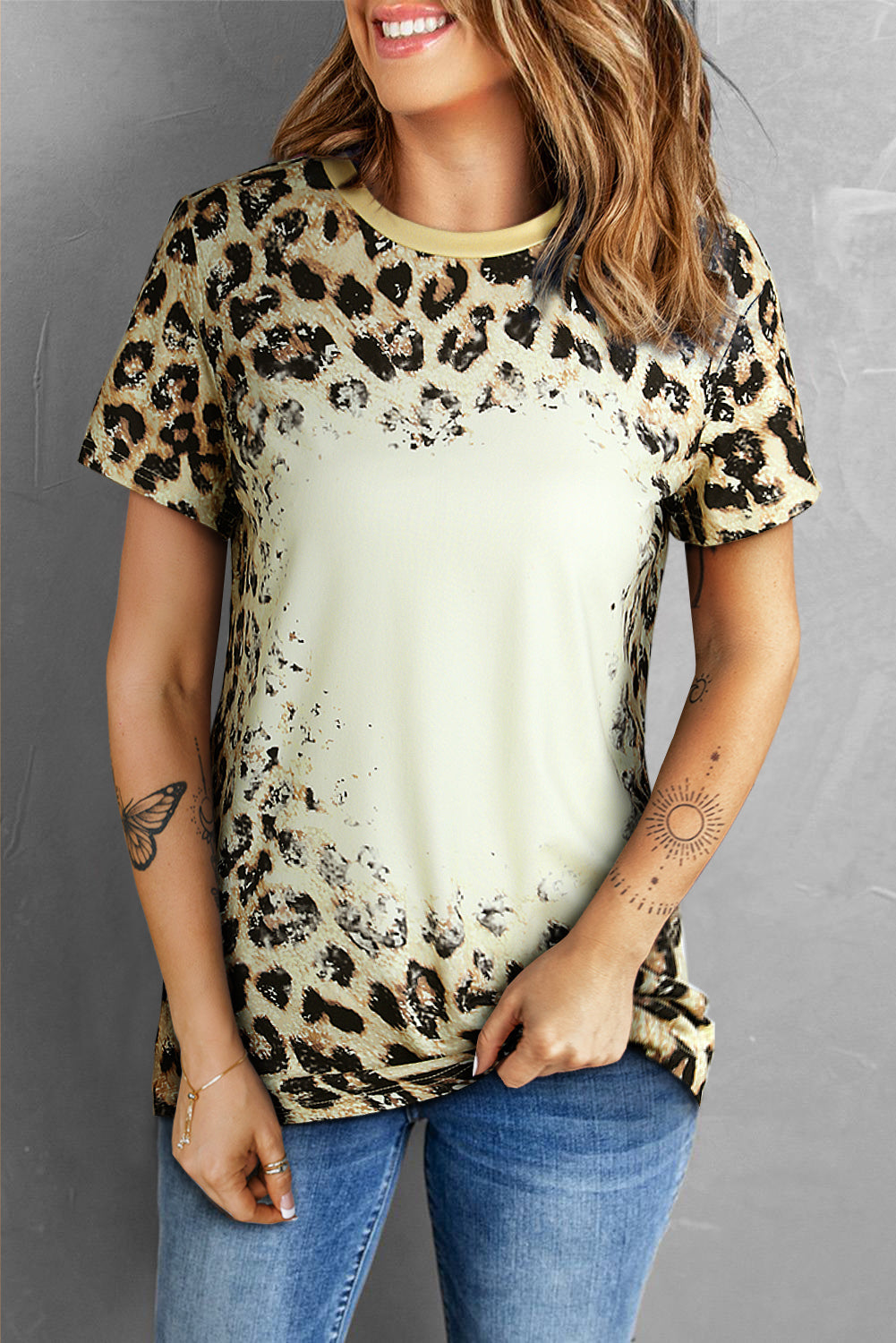 T-shirt à col rond blanchi léopard