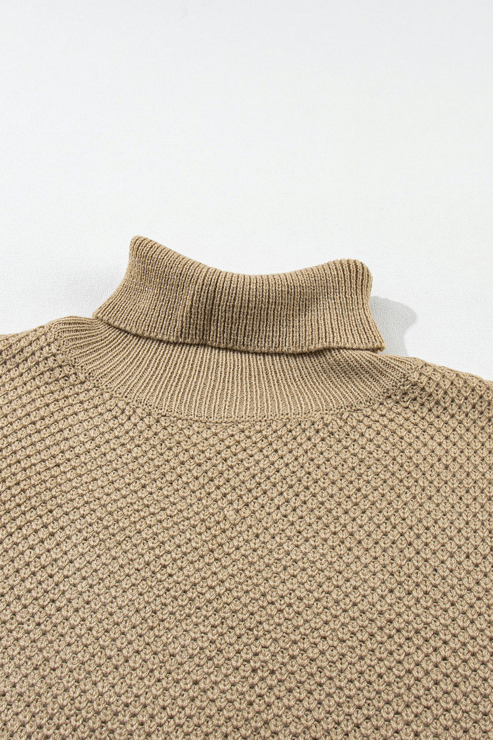 Svetlo kaki teksturiran pulover s kratkimi rokavi