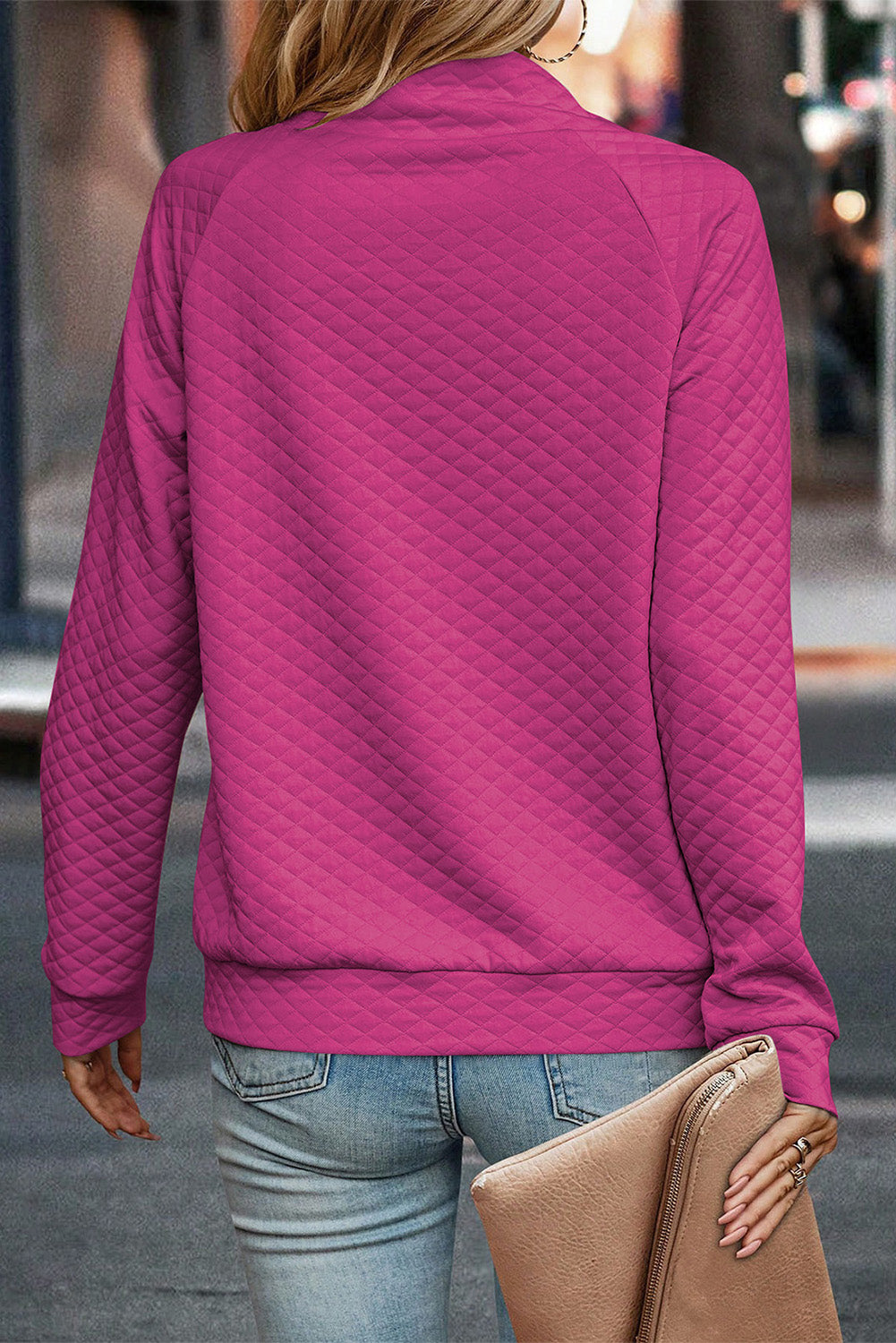 Kastanienbraunes gestepptes Pullover-Sweatshirt mit geknöpftem Ausschnitt und Stehkragen