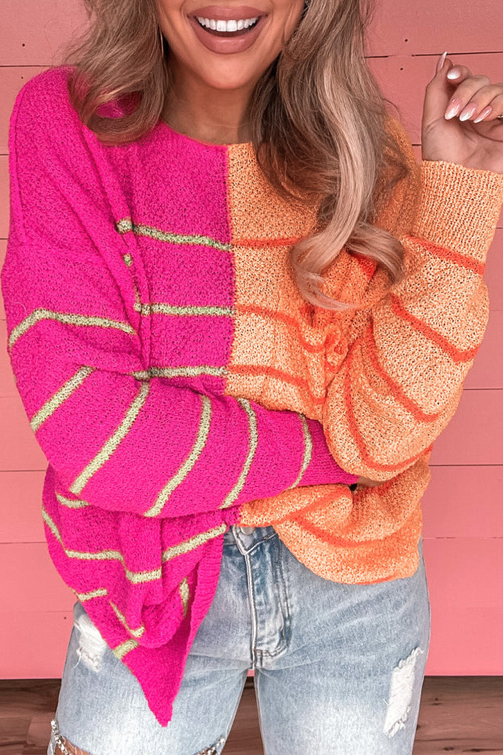 Pleteni džemper širokog kroja na višebojne pruge