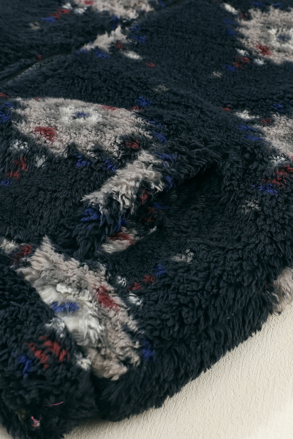 Veste Sherpa noire à col zippé et motif aztèque