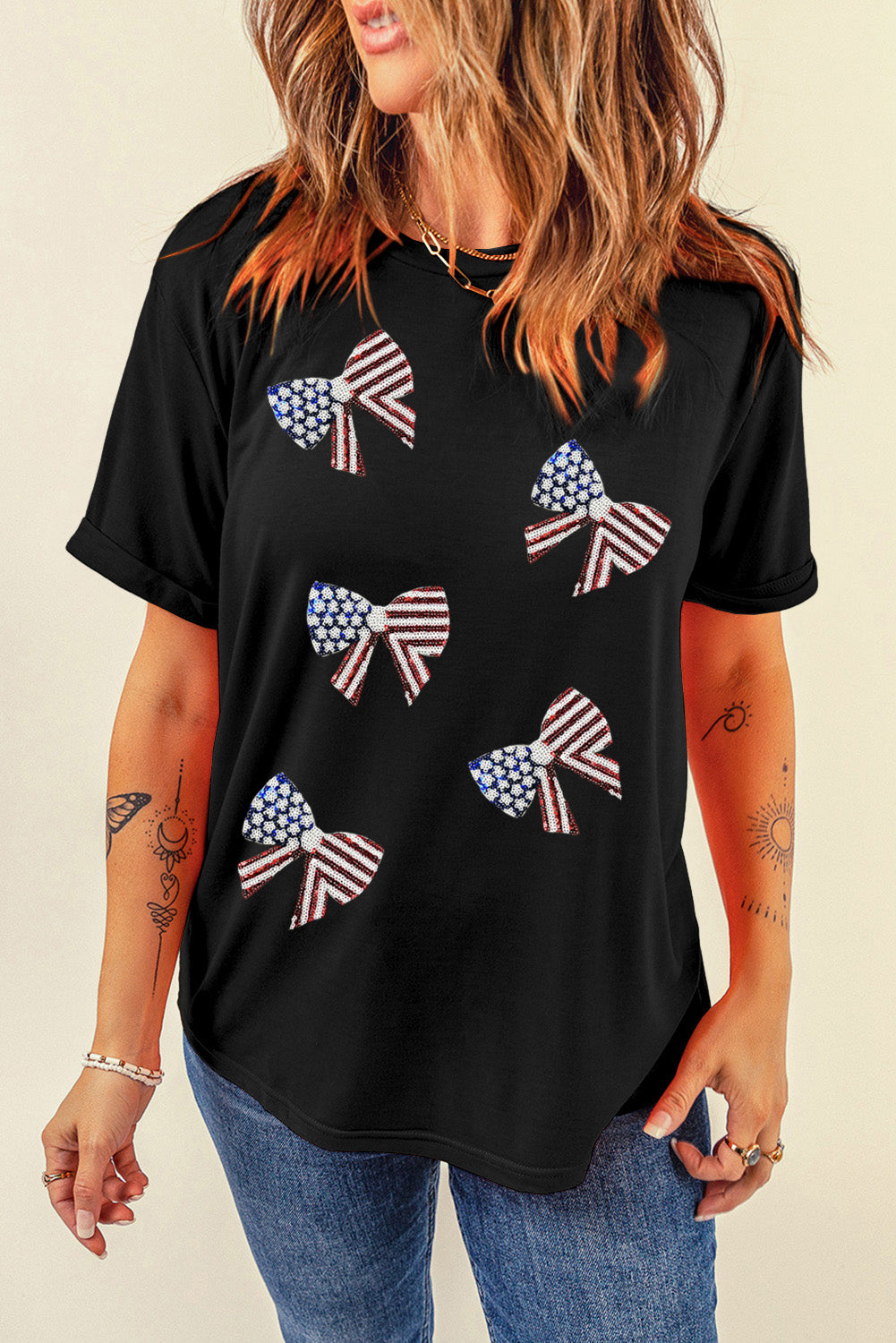 T-shirt con grafica bowknot e bandiera nera con paillettes