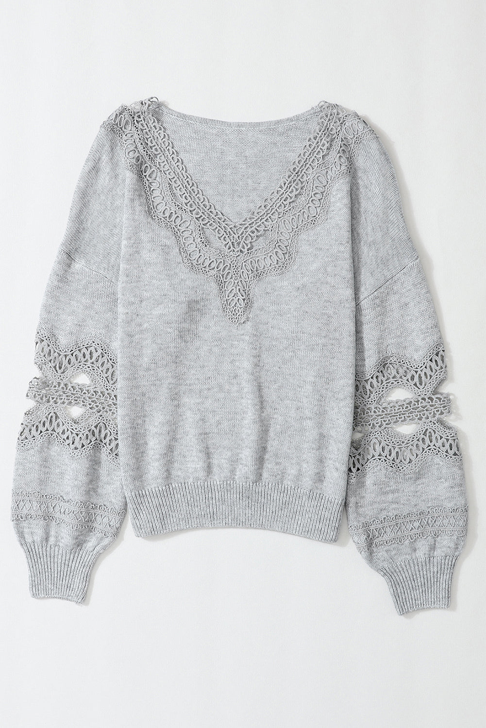 Sivi široki pulover s V izrezom s izdubljenom čipkom