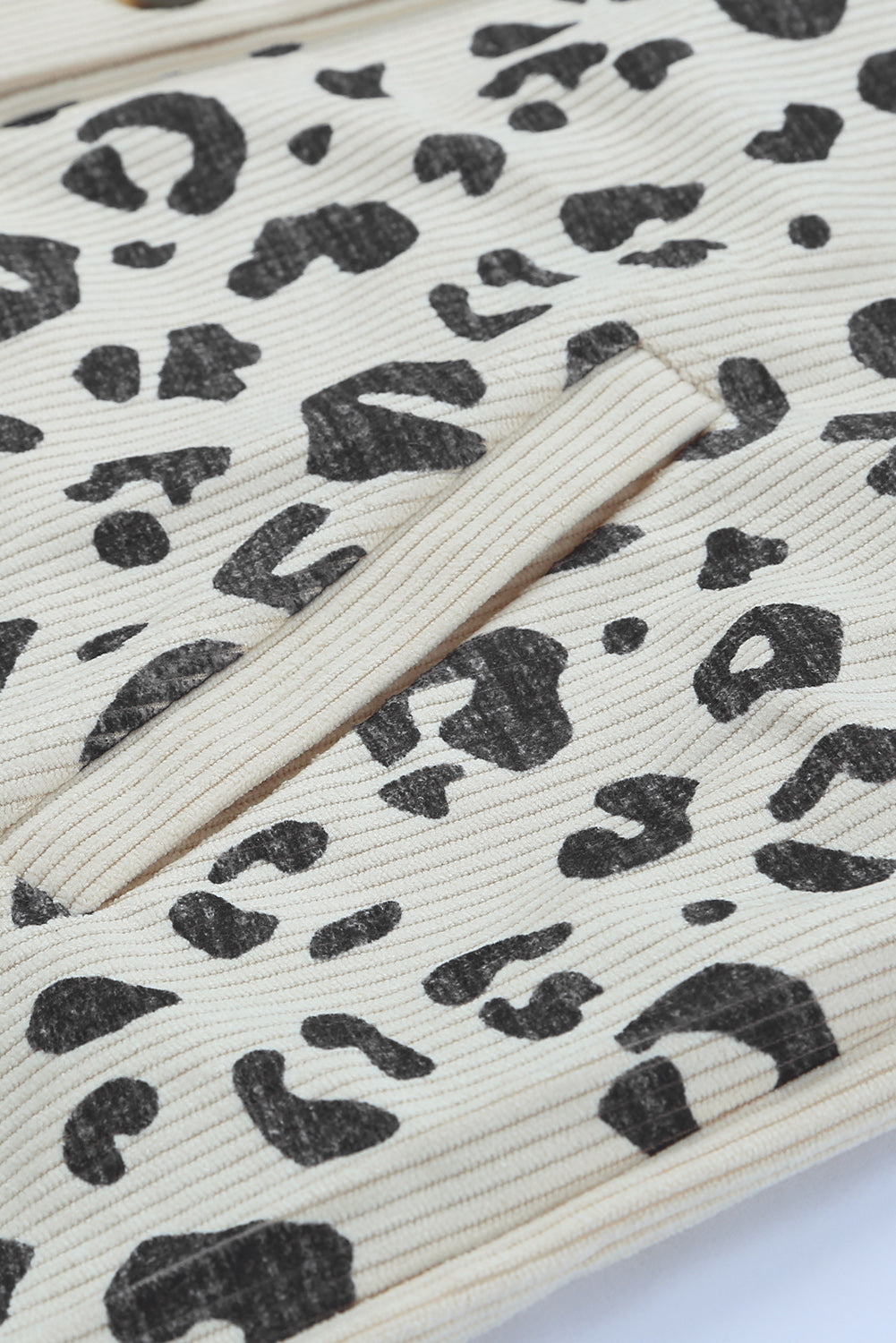 Giacca in velluto a coste con tasche con dettagli stampa leopardo albicocca