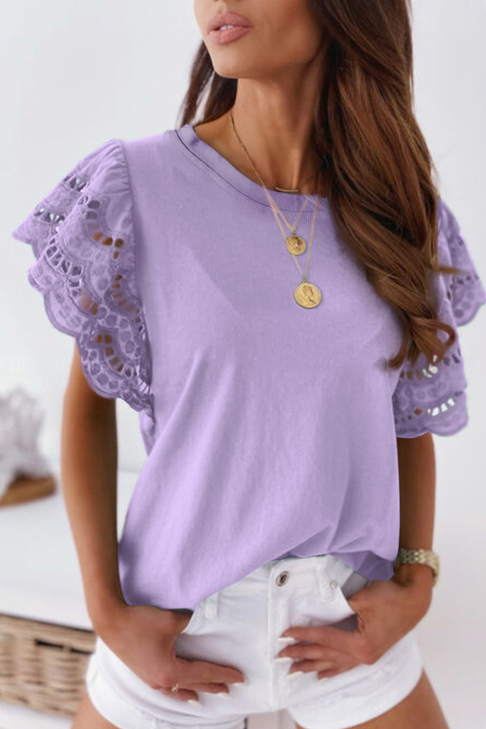 T-shirt violet à manches volantées et ajourées