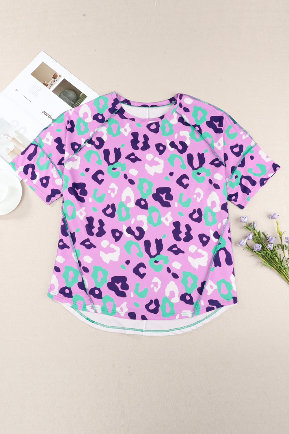 T-shirt violet à manches courtes et imprimé léopard Kiss, grande taille