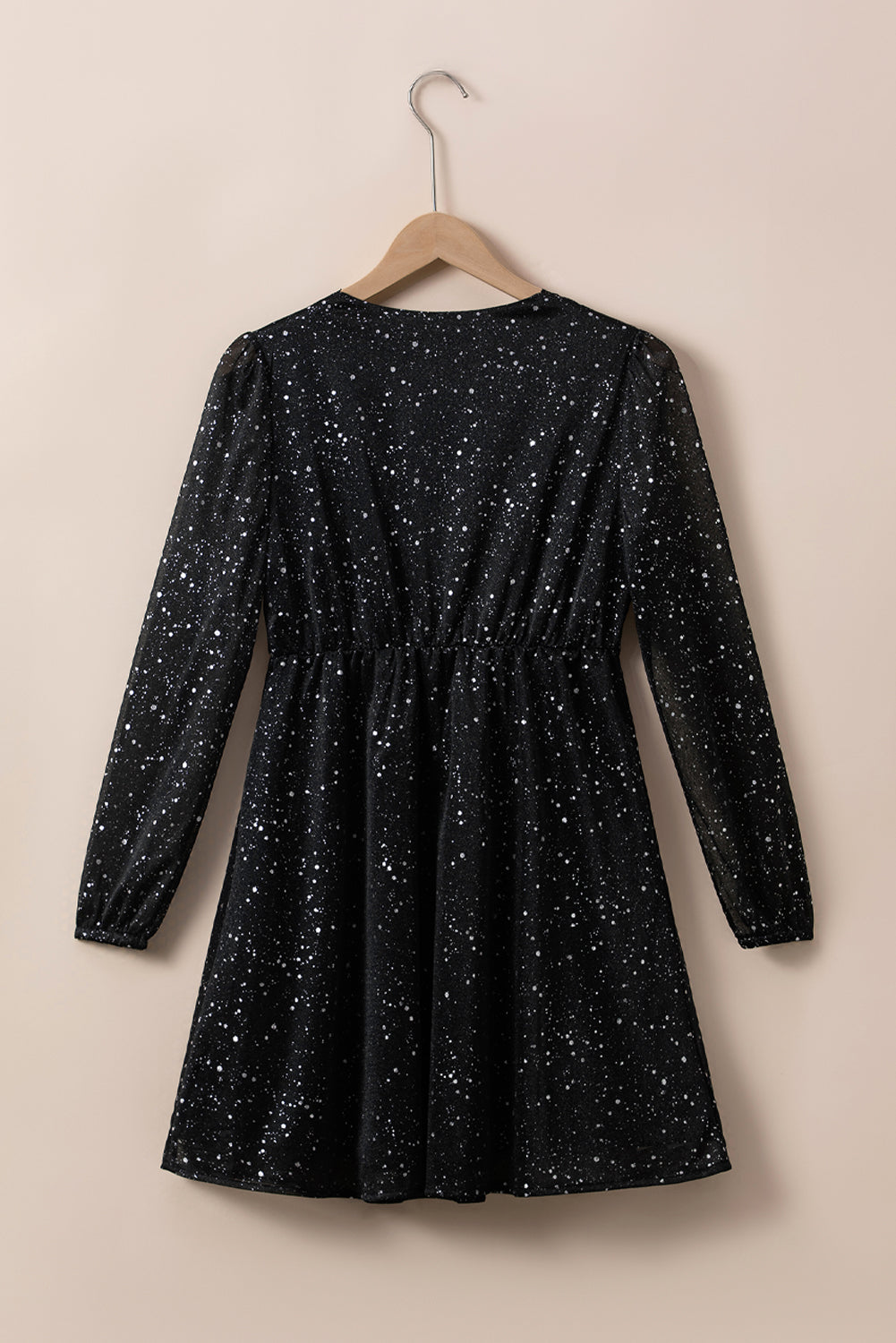 Schwarzes, glitzerndes Mesh-Overlay-Kleid mit V-Ausschnitt und langen Ärmeln